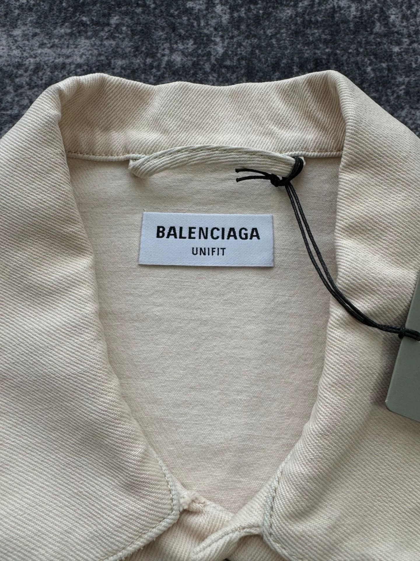 Balenciaga balenciaga beige distressed denim jacket Size US M / EU 48-50 / 2 - 2 Thumbnail