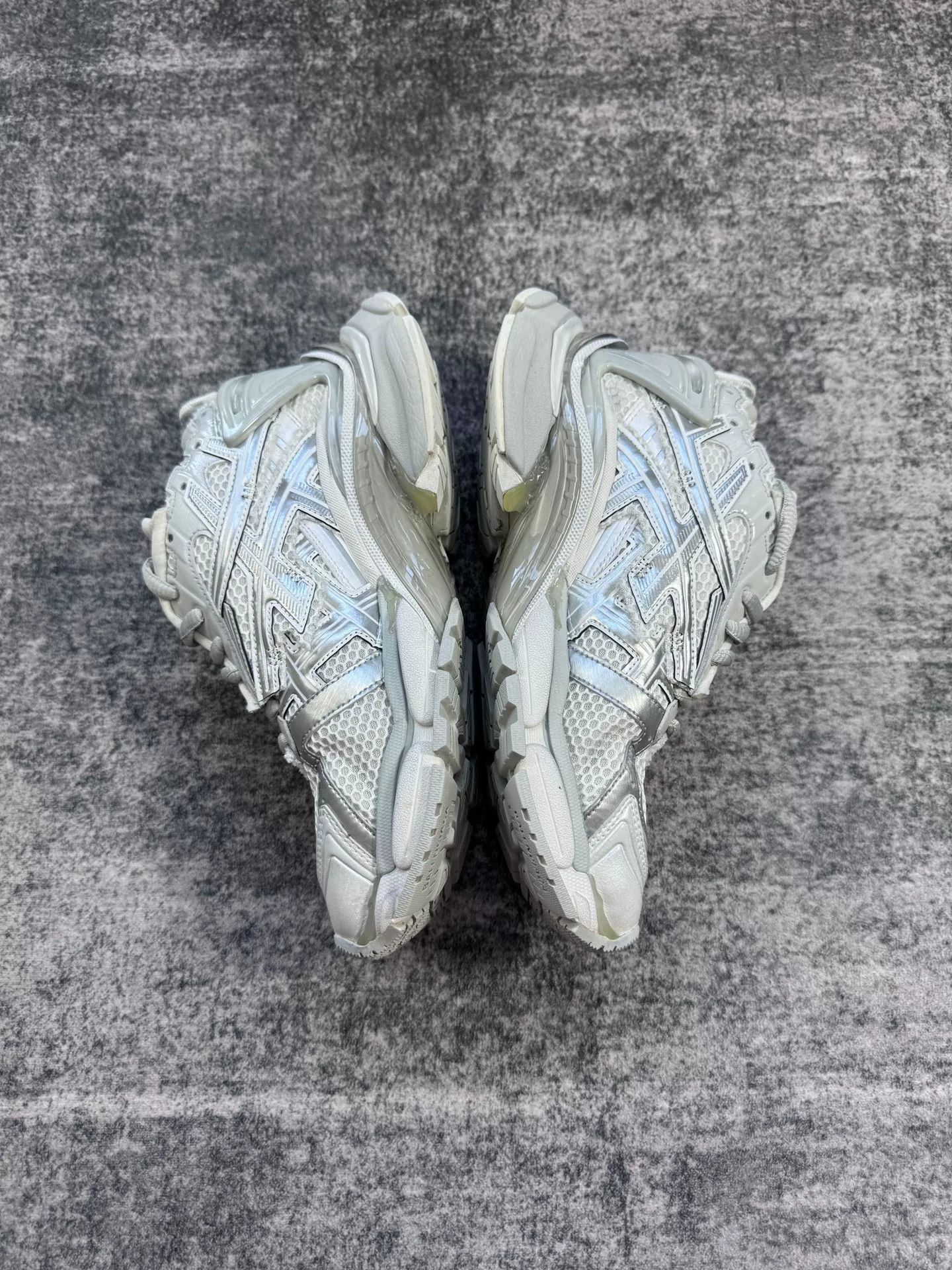 Balenciaga balenciaga silver runner sneakers size 40 Size US 7.5 / EU 40-41 - 4 Thumbnail