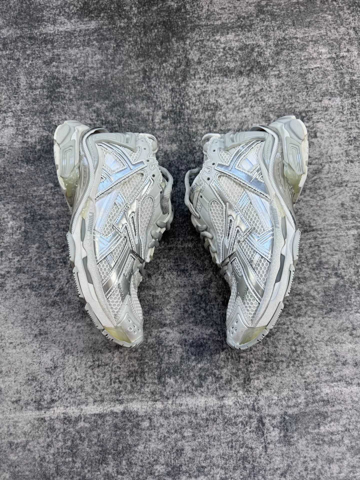 Balenciaga balenciaga silver runner sneakers size 40 Size US 7.5 / EU 40-41 - 3 Thumbnail