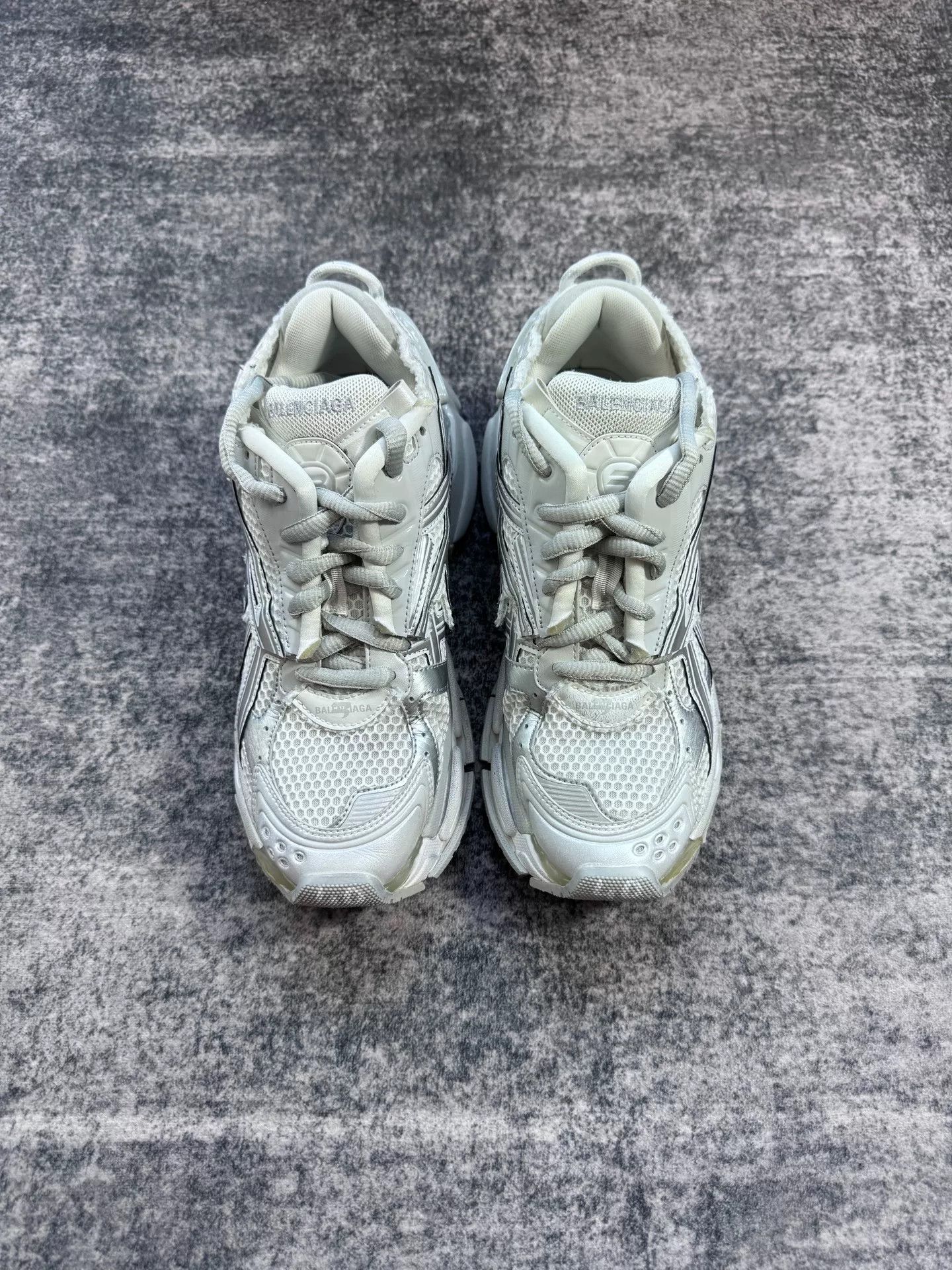 Balenciaga balenciaga silver runner sneakers size 40 Size US 7.5 / EU 40-41 - 2 Thumbnail