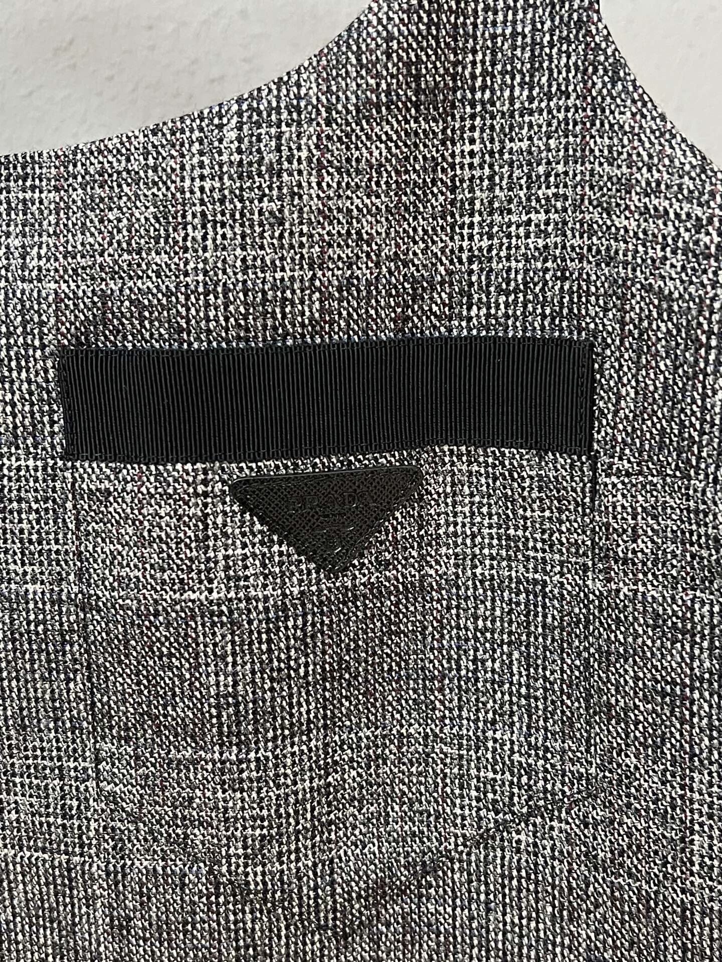 Prada prada gray wool sleeveless dress with bow Size M / US 6-8 / IT 42-44 - 3 Thumbnail