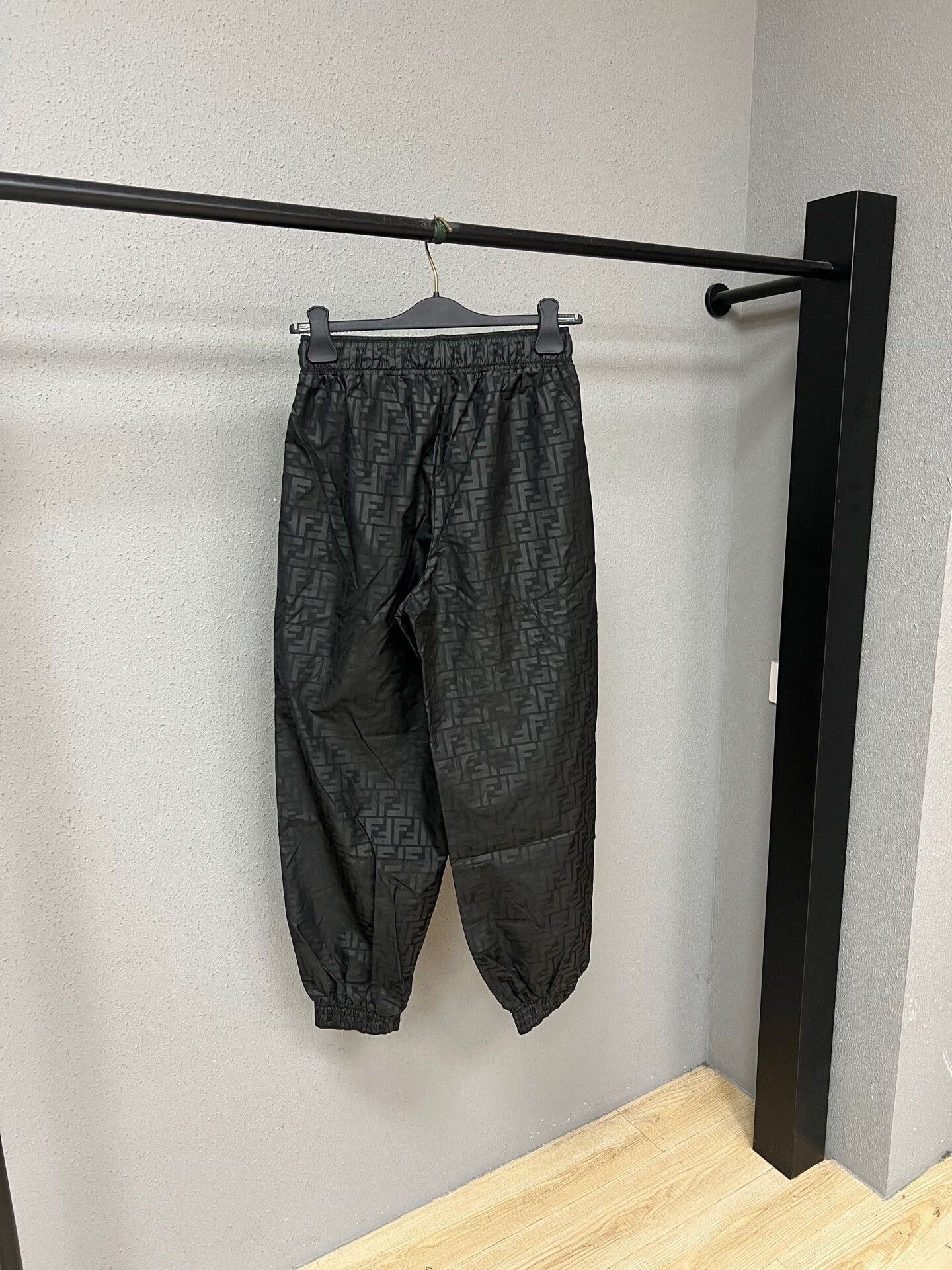 Fendi fendi dark patterned athletic pants Size US 30 / EU 46 - 2 Thumbnail