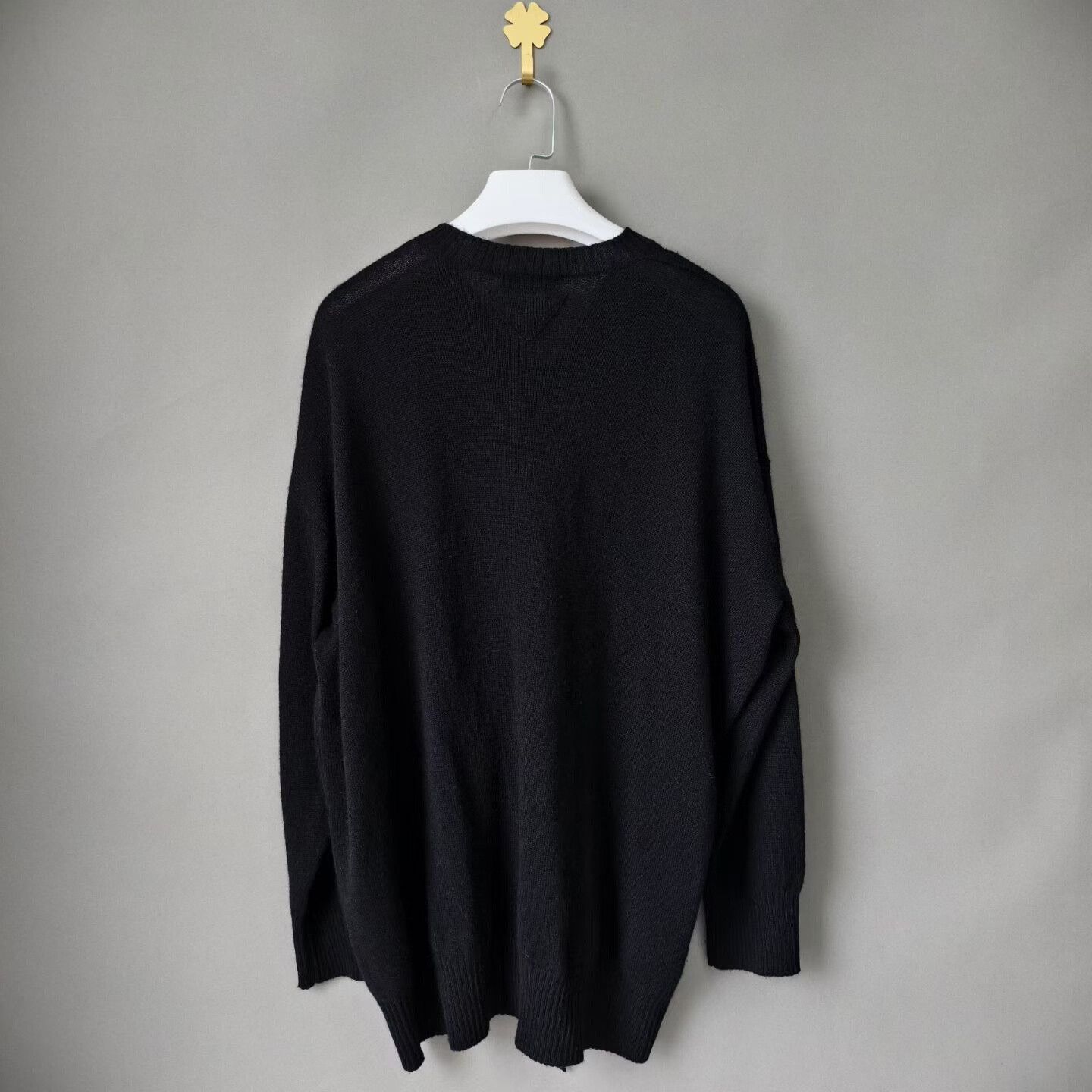 Prada prada black cashmere sweater with logo Size S / US 4 / IT 40 - 2 Thumbnail