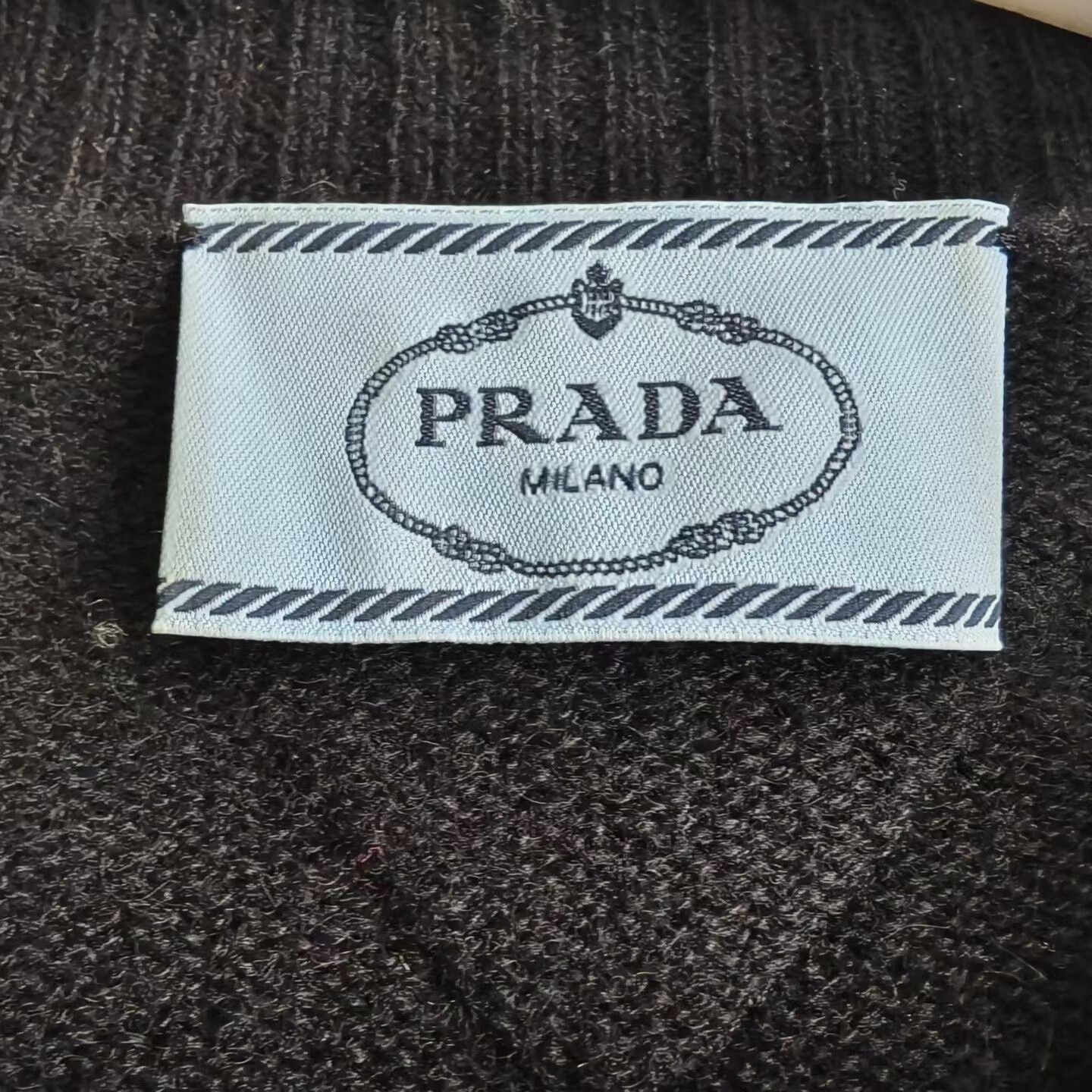 Prada prada black cashmere sweater with logo Size S / US 4 / IT 40 - 3 Thumbnail