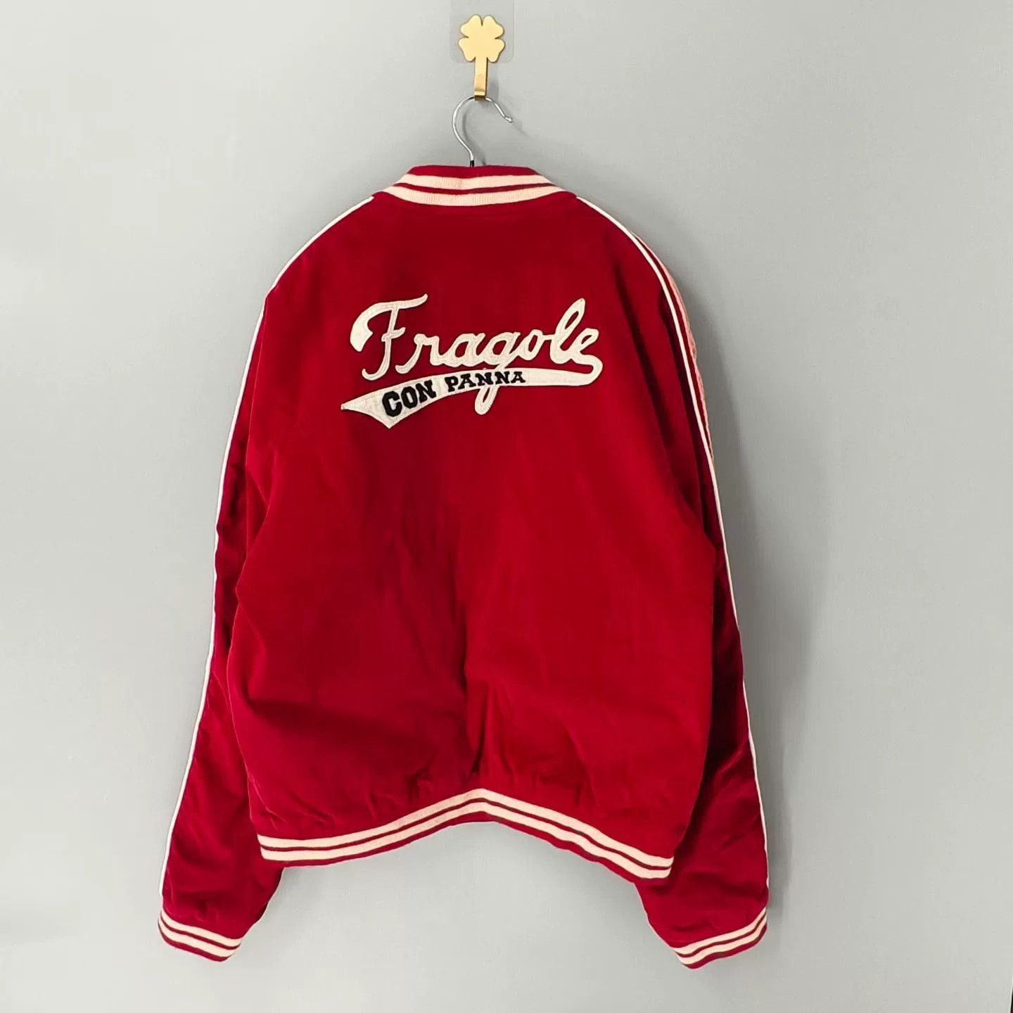 gucci red embroidered cat velvet bomber jacket