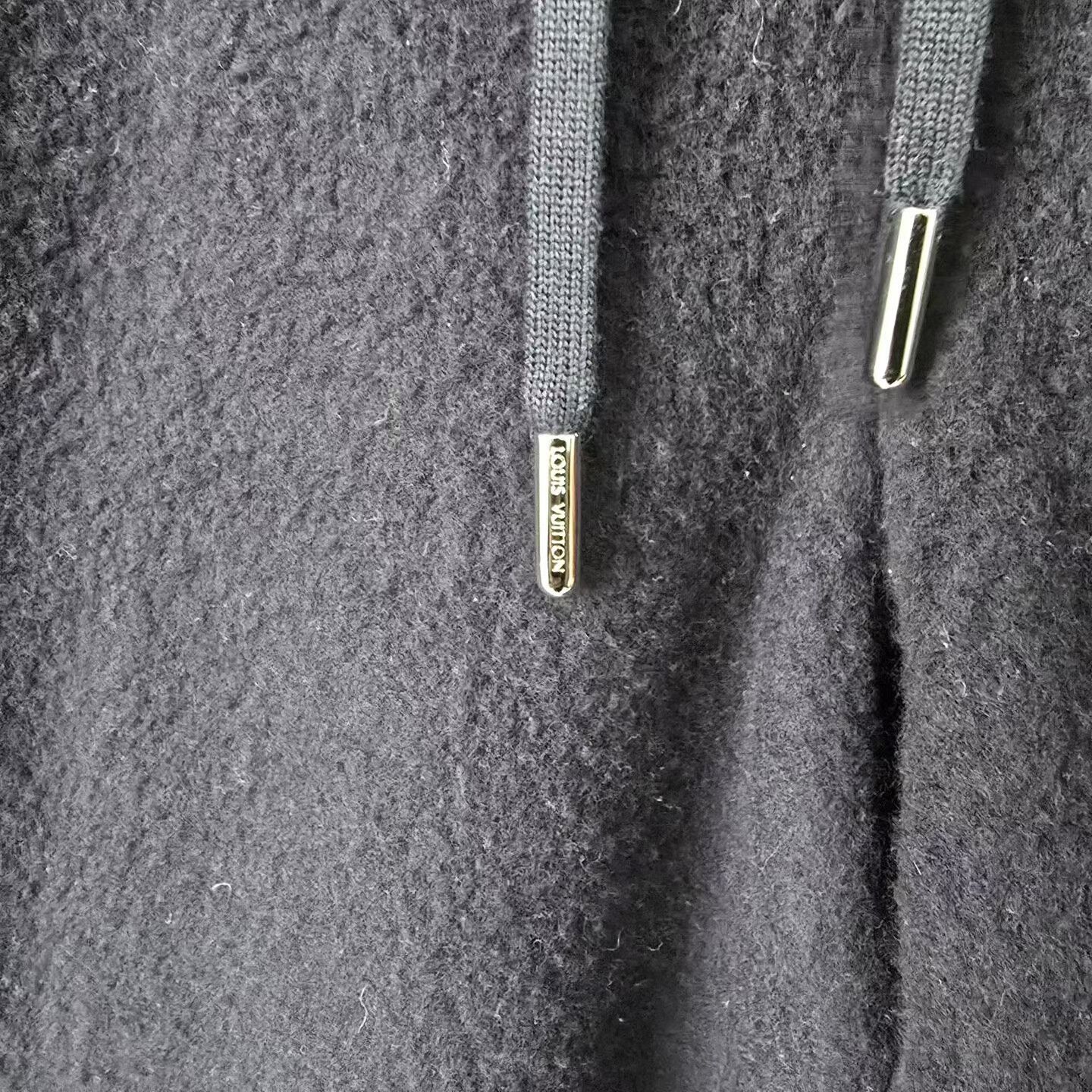 Louis Vuitton louis vuitton deep blue fleece sports pants Size US 28 / EU 44 - 4 Thumbnail
