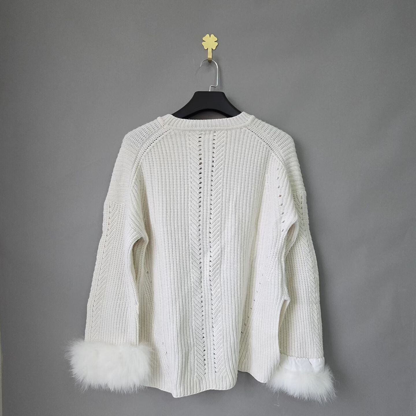 Fendi fendi cashmere sweater with fox fur cuffs Size M / US 6-8 / IT 42-44 - 2 Thumbnail