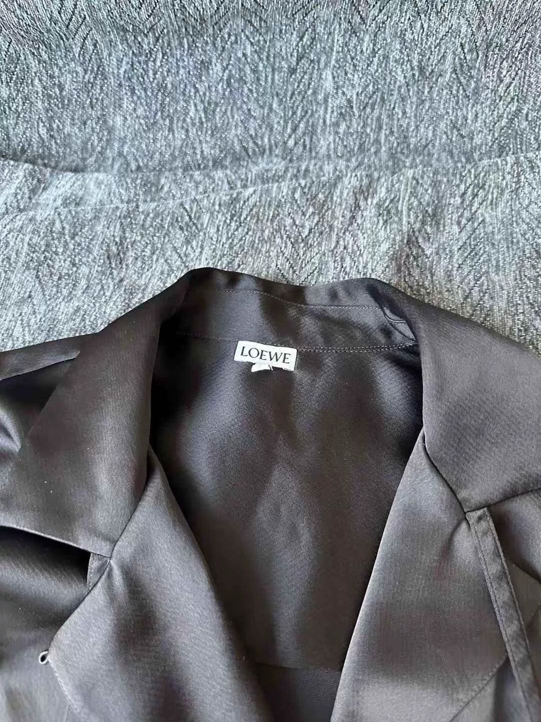 Loewe loewe black silk logo shirt Size M / US 6-8 / IT 42-44 - 3 Thumbnail