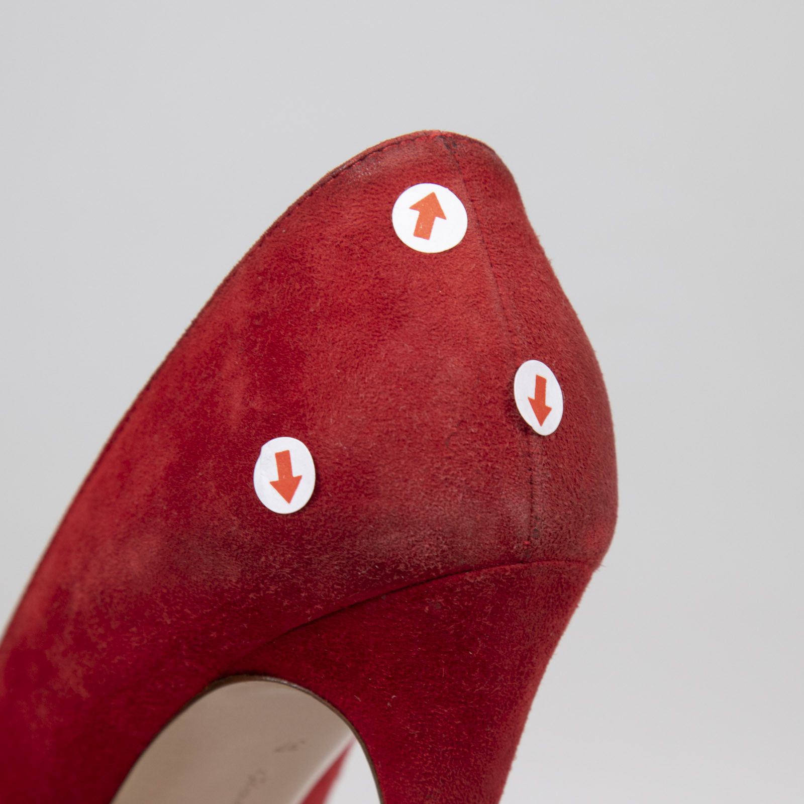 Gianvito Rossi Red Suede Point-Toe Pumps Size US 7 / IT 37 - 16 Thumbnail