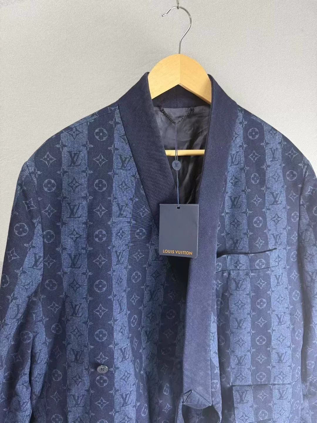 Louis Vuitton louis vuitton nigo blue striped suit jacket Size US L / EU 52-54 / 3 - 3 Thumbnail