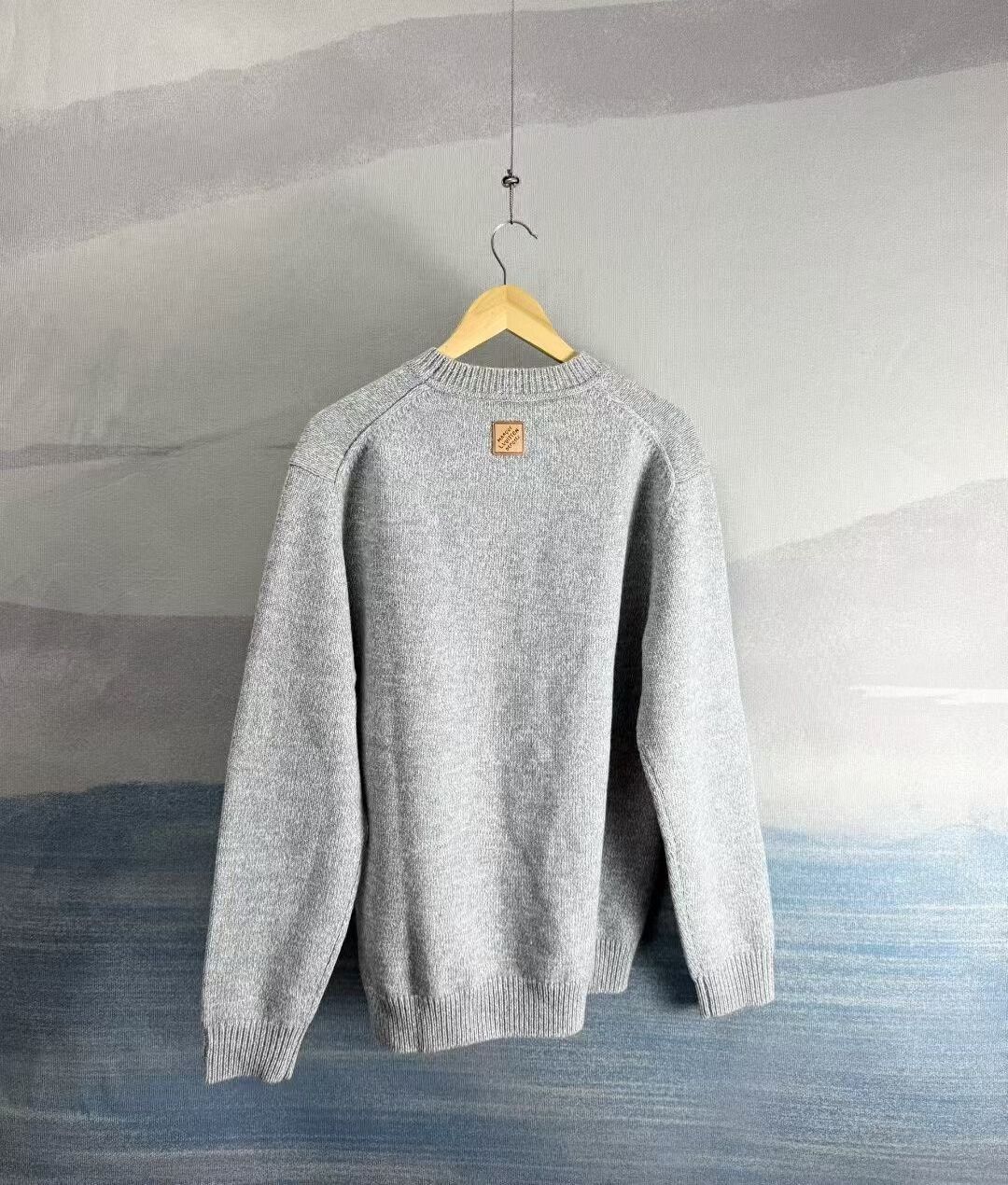 Louis Vuitton Louis Vuitton Gray Fox Pattern Cashmere Sweater Size US M / EU 48-50 / 2 - 2 Thumbnail