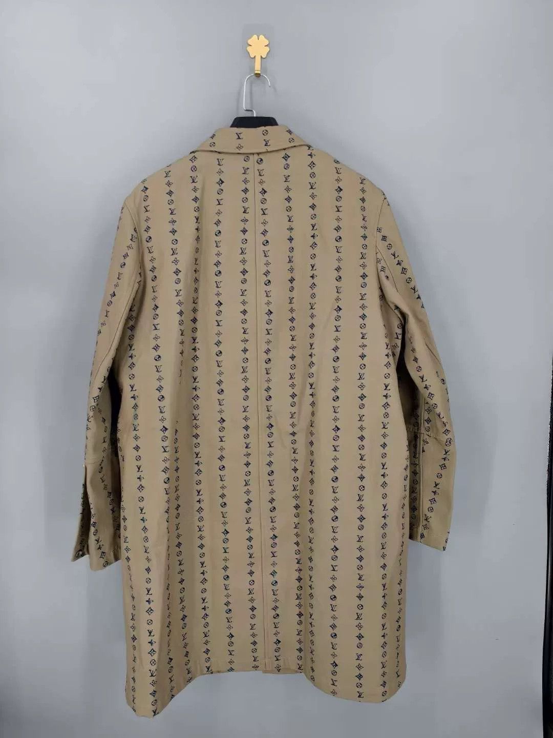 Louis Vuitton louis vuitton khaki striped logo coat Size US XXL / EU 58 / 5 - 2 Thumbnail