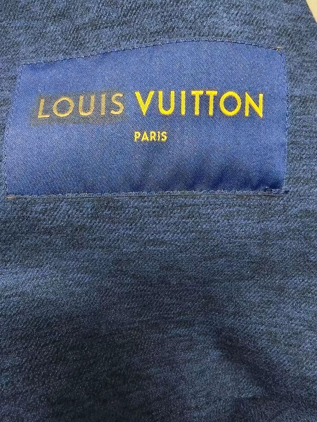 Louis Vuitton louis vuitton khaki striped logo coat Size US XXL / EU 58 / 5 - 3 Thumbnail
