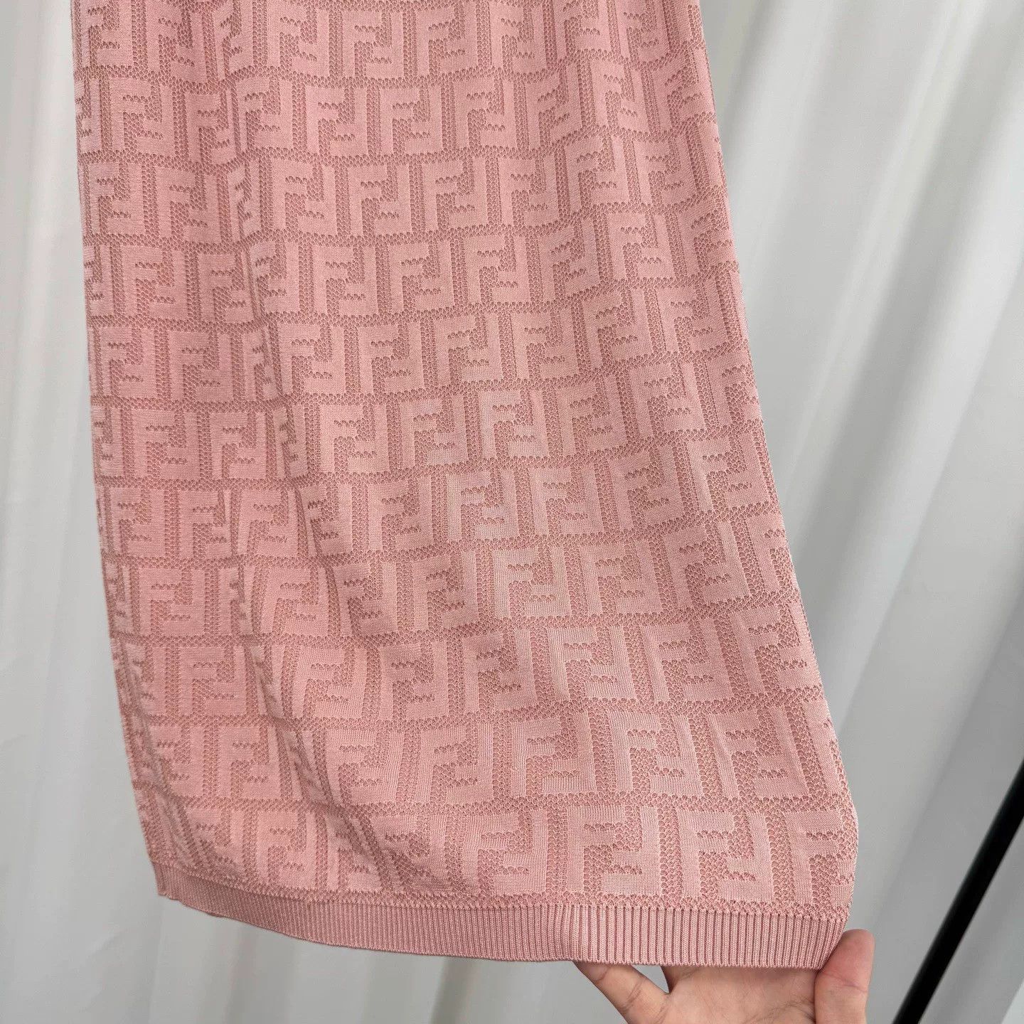 Fendi Fendi Pink Logo Knit Midi Skirt Size 40" / US 18 - 4 Thumbnail