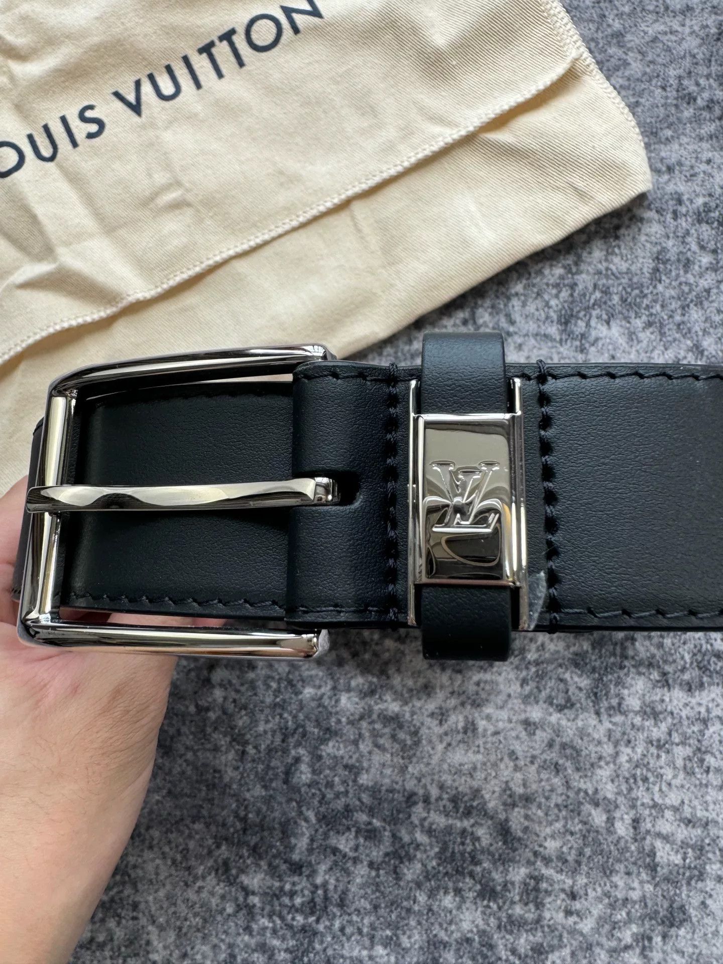 Louis Vuitton louis vuitton black metal logo belt Size ONE SIZE - 2 Thumbnail