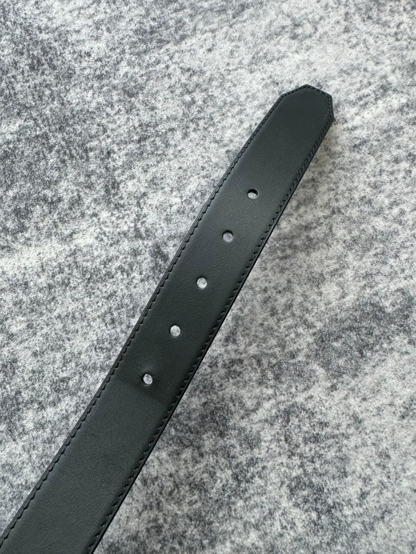 Louis Vuitton louis vuitton black metal logo belt Size ONE SIZE - 4 Thumbnail