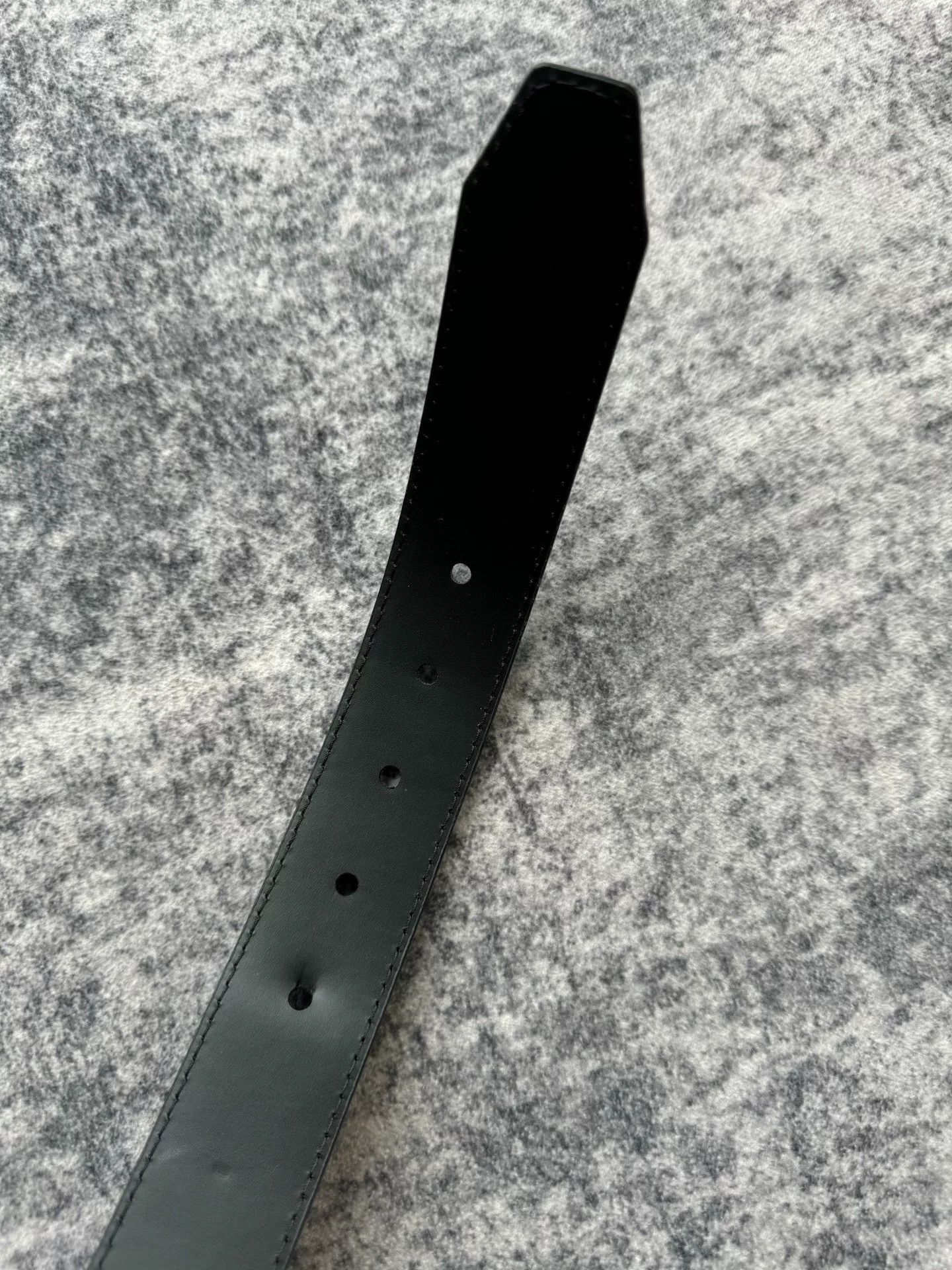 Louis Vuitton louis vuitton black metal logo belt Size ONE SIZE - 5 Thumbnail