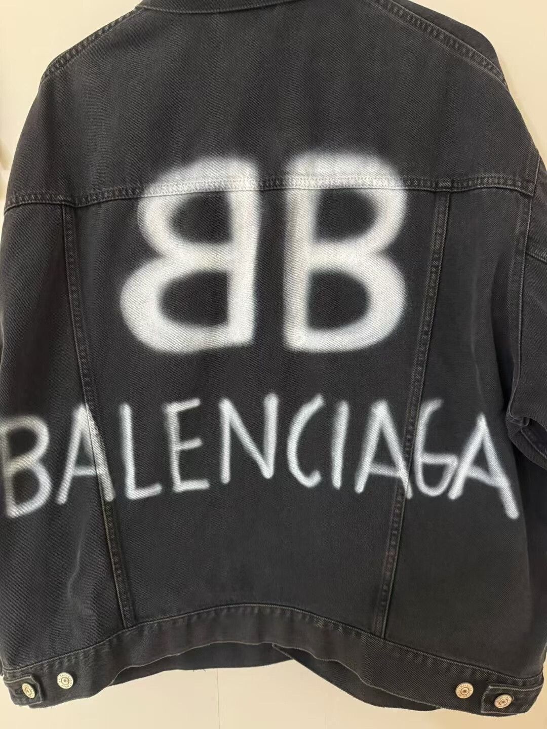 Balenciaga balenciaga graffiti denim jacket Size US S / EU 44-46 / 1 - 3 Thumbnail