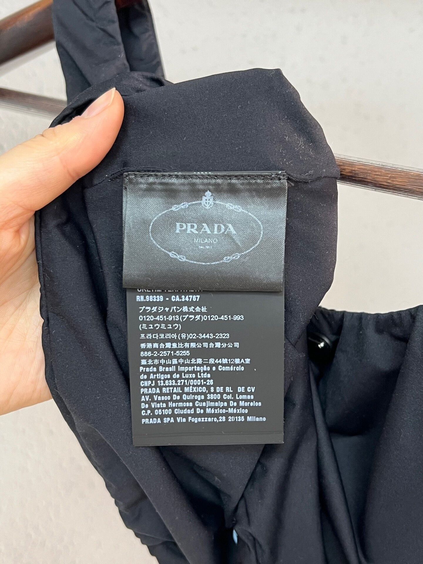 Prada prada black nylon sports tank top Size M / US 6-8 / IT 42-44 - 4 Thumbnail