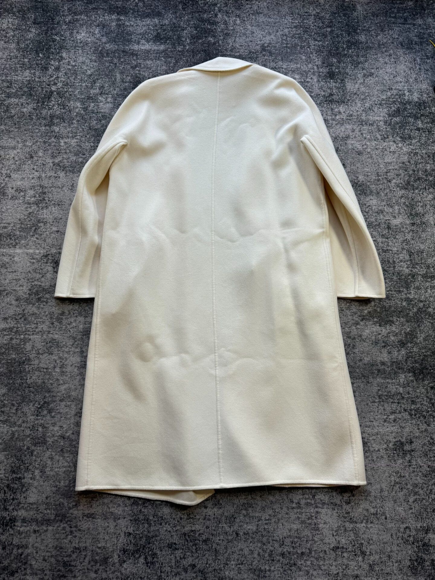 Max Mara MaxMara White Wool Coat Size 38 Size M / US 6-8 / IT 42-44 - 2 Thumbnail