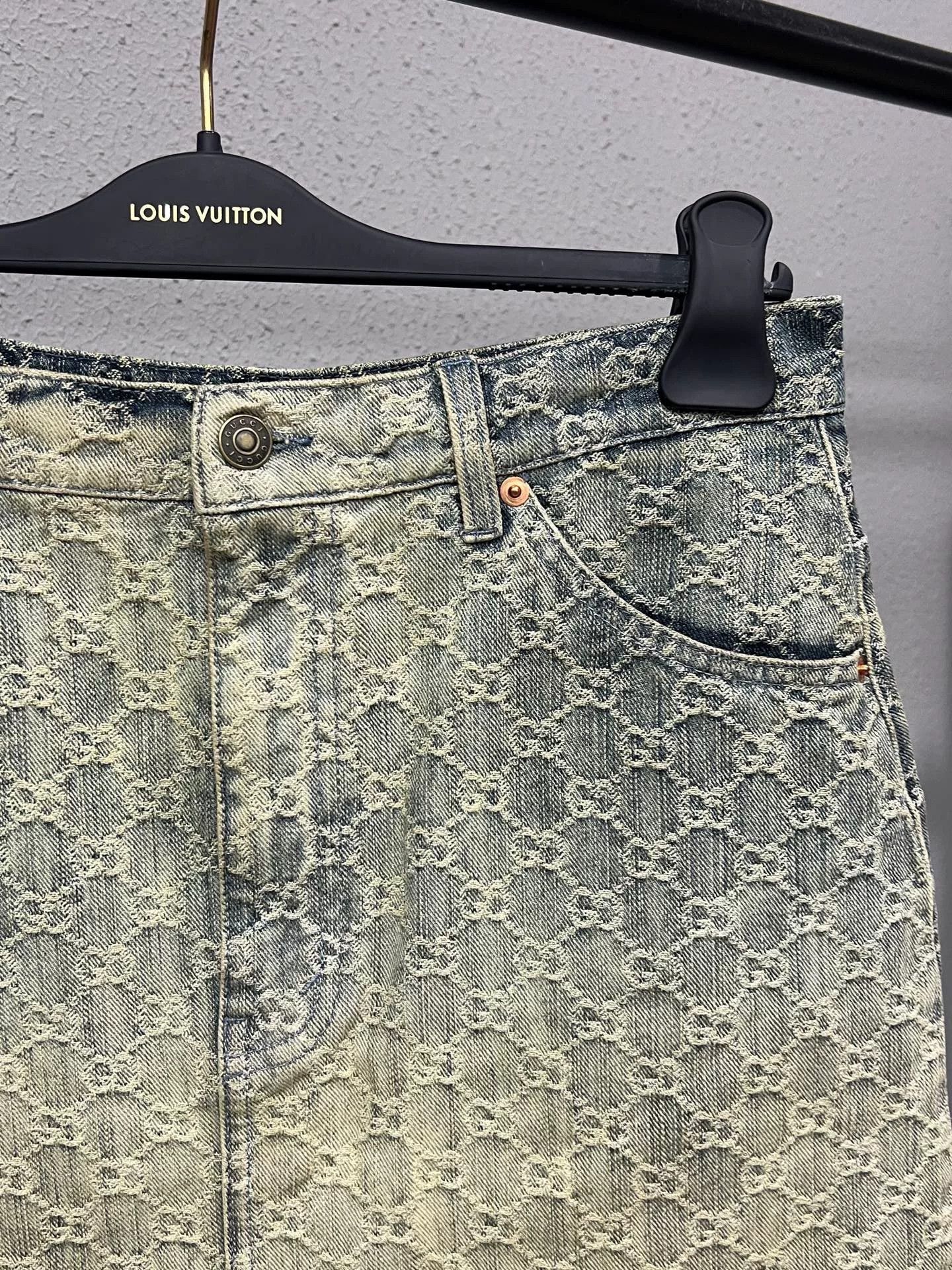 Gucci gucci distressed denim mini skirt with rhinestones Size 42" / US 20 - 3 Thumbnail