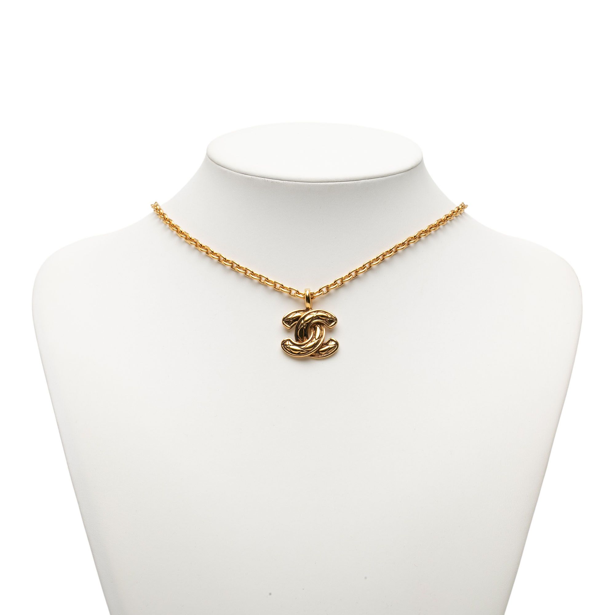 Chanel Chanel Gold Plated Quilted CC Pendant Necklace Size ONE SIZE - 5 Thumbnail