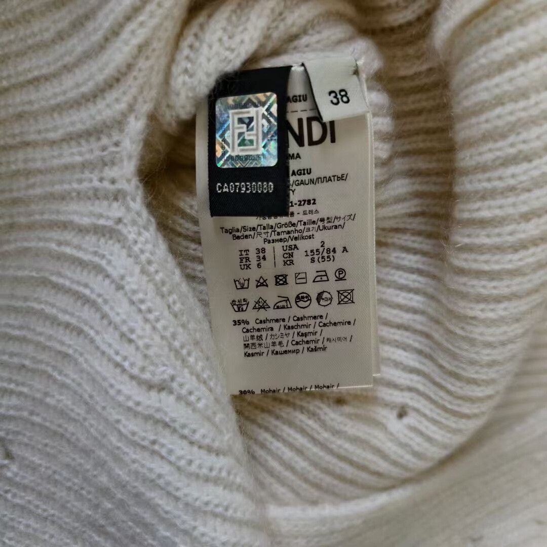Fendi fendi ivory cashmere knit dress Size S / US 4 / IT 40 - 8 Thumbnail