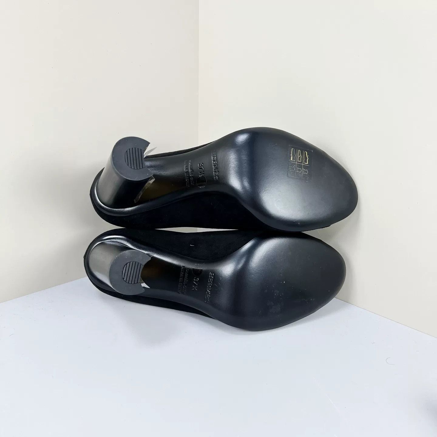 Hermes hermes black suede high heels size 37.5 Size US 7.5 / IT 37.5 - 5 Thumbnail