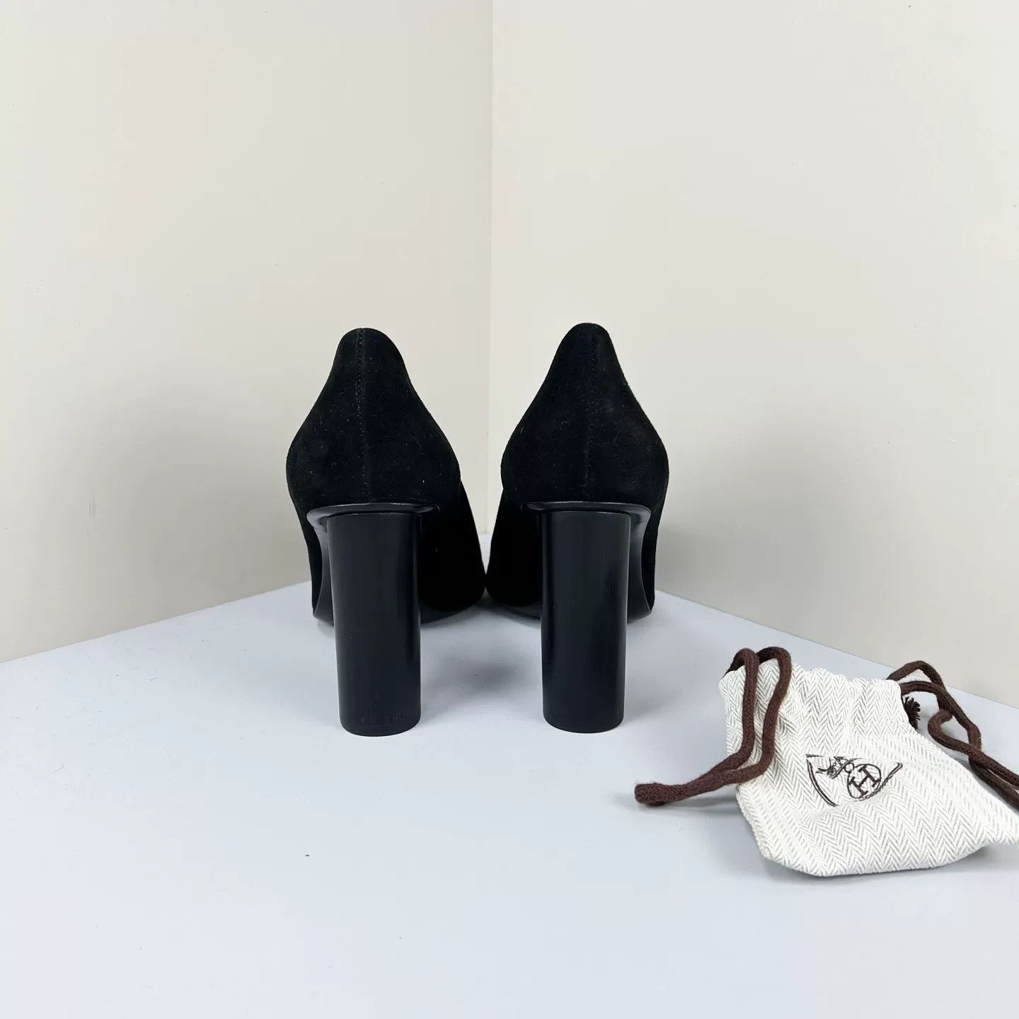 Hermes hermes black suede high heels size 37.5 Size US 7.5 / IT 37.5 - 2 Thumbnail