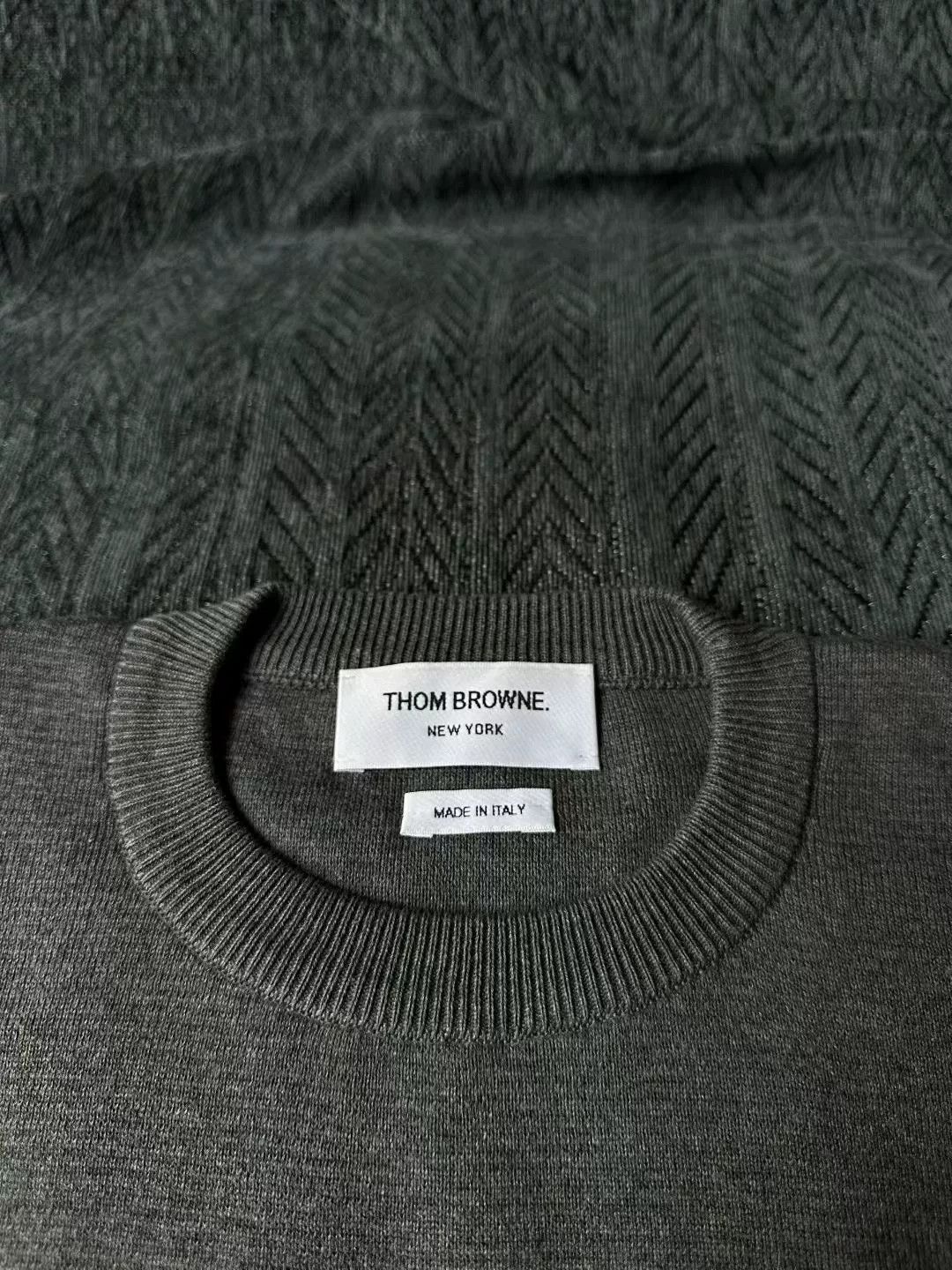 Thom Browne thom browne gray sweater with sleeve logo Size US XXS / EU 40 - 3 Thumbnail