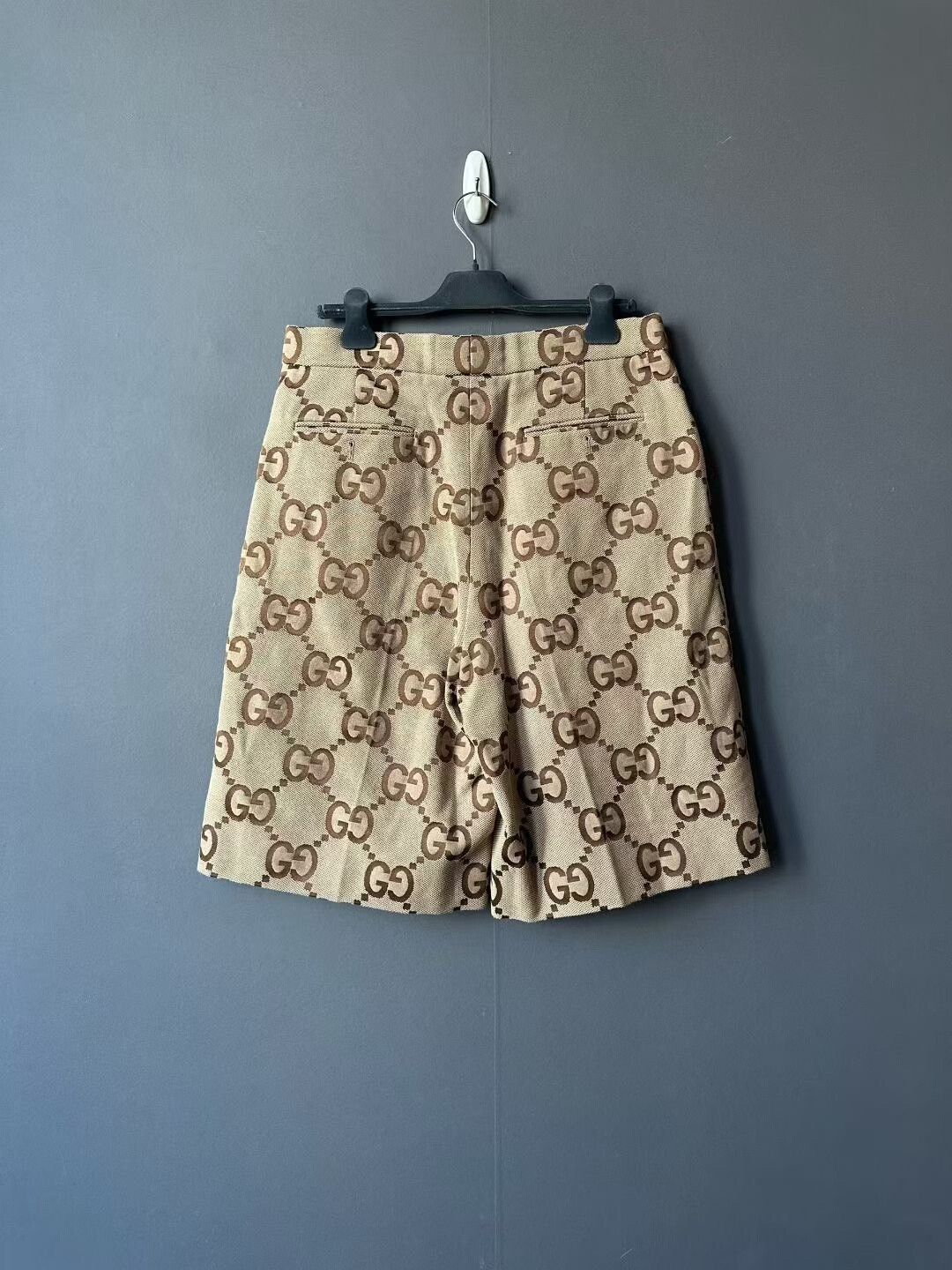 Gucci gucci brown logo print shorts Size US 28 / EU 44 - 2 Thumbnail