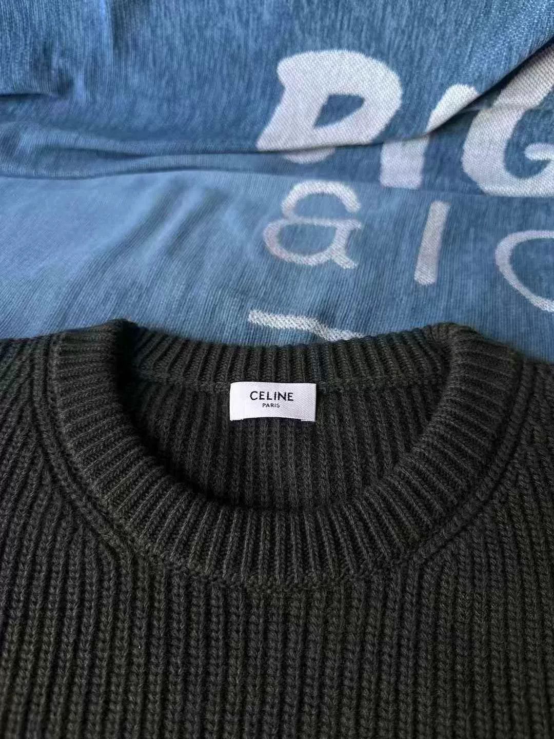 Celine celine leopard logo sweater in size large Size L / US 10 / IT 46 - 2 Thumbnail