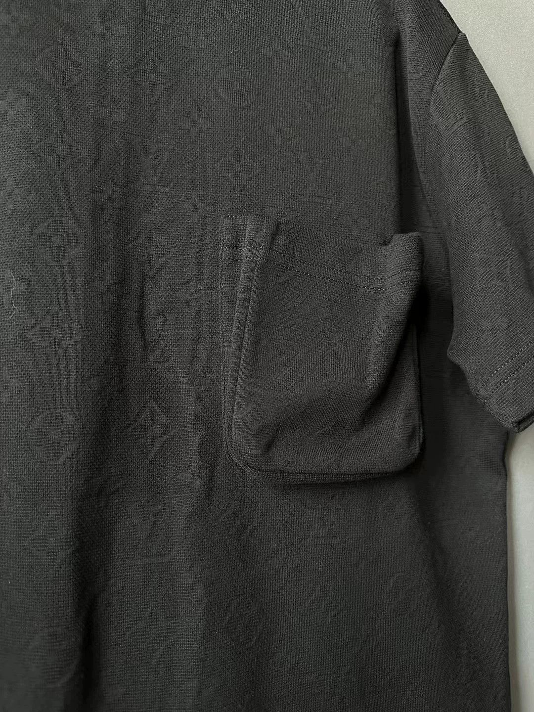 Louis Vuitton louis vuitton black short sleeve pocket tee Size US XS / EU 42 / 0 - 3 Thumbnail