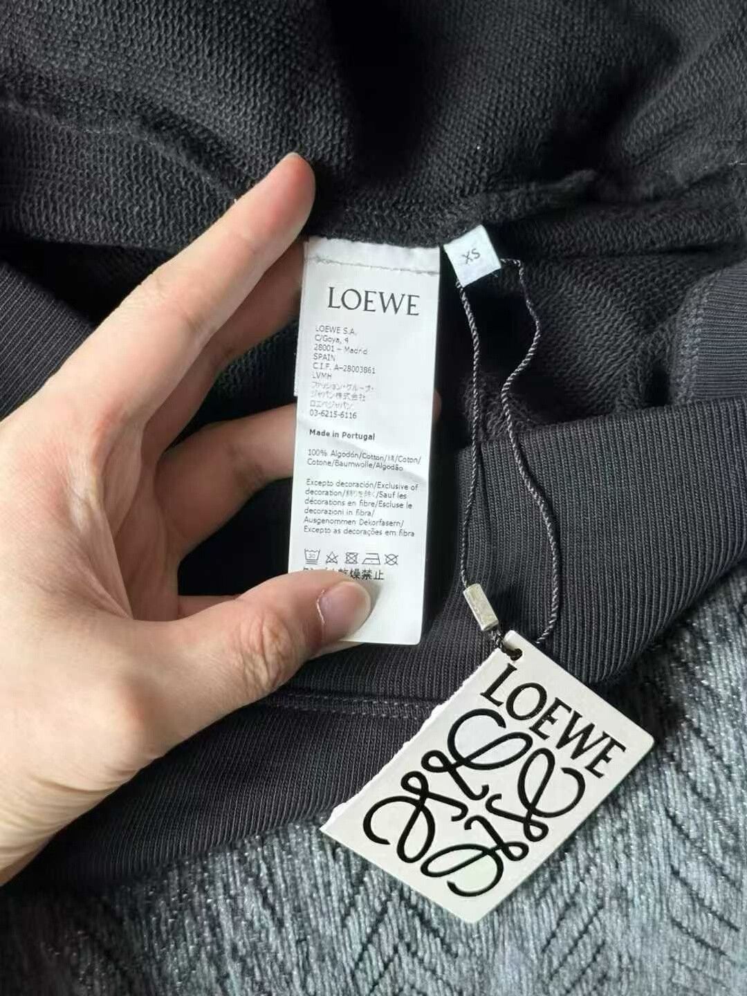 Loewe loewe black gold embroidered sweatshirt Size XS / US 0-2 / IT 36-38 - 4 Thumbnail