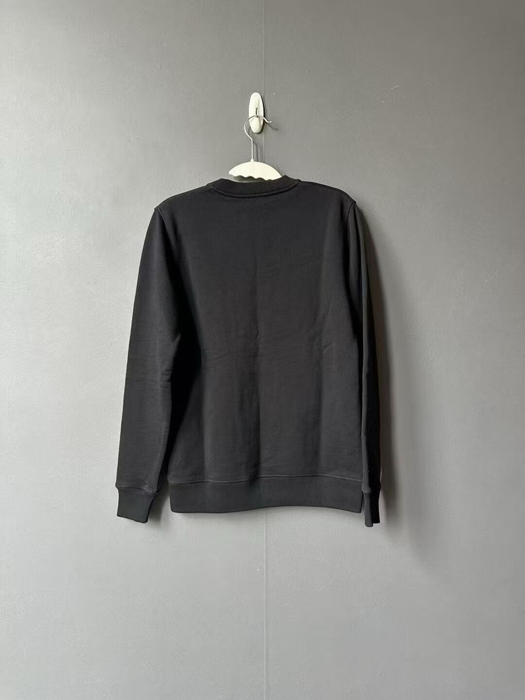 Loewe loewe black gold embroidered sweatshirt Size XS / US 0-2 / IT 36-38 - 2 Thumbnail