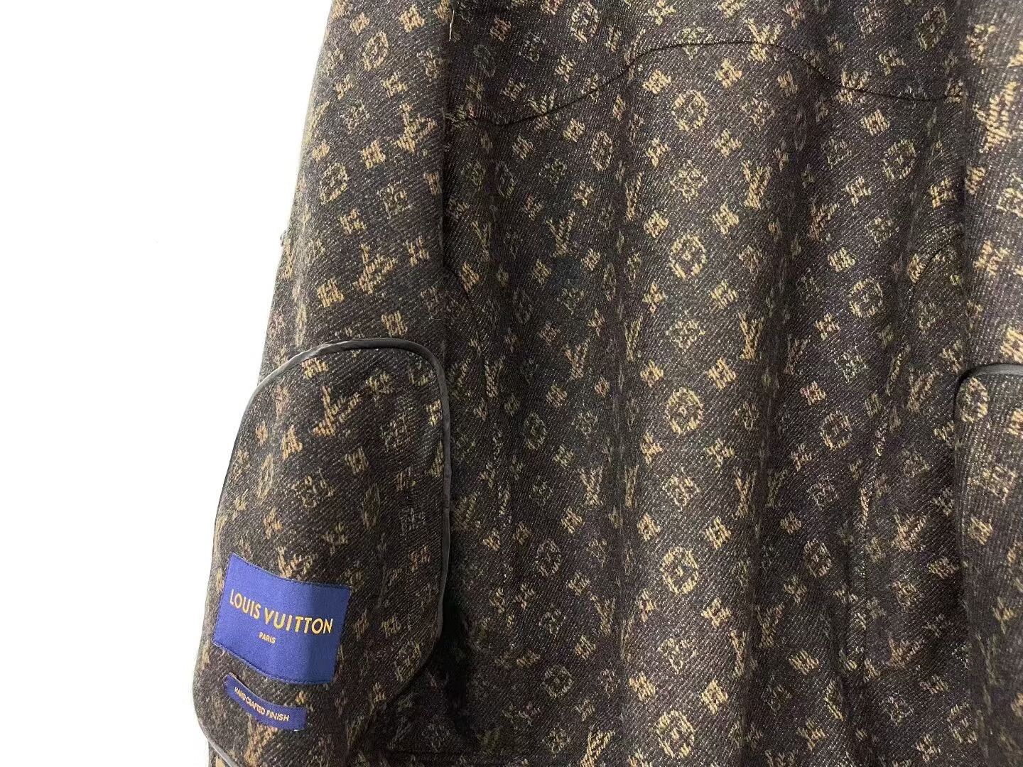 Louis Vuitton louis vuitton brown monogram cashmere jacket Size US L / EU 52-54 / 3 - 3 Thumbnail