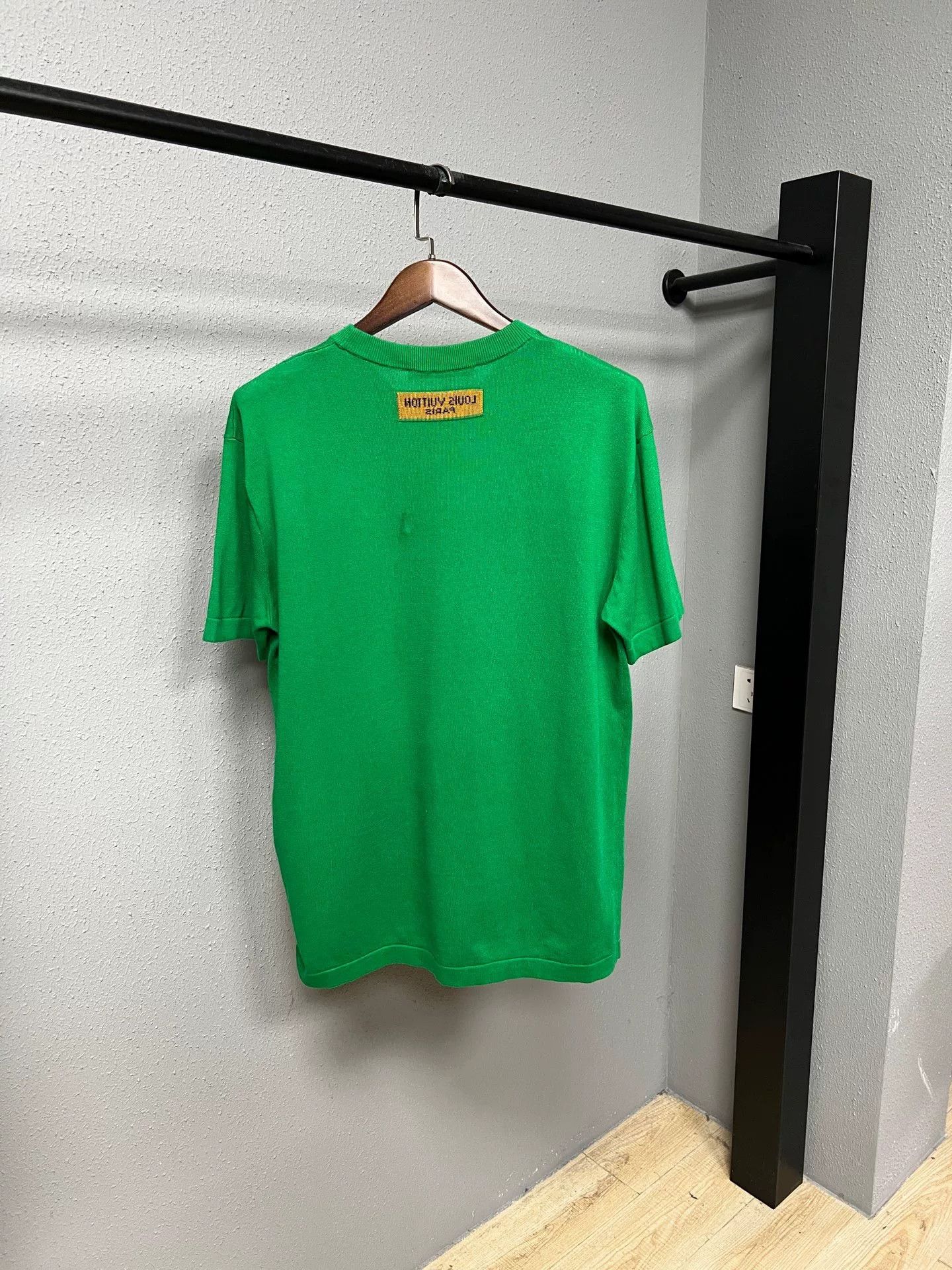 Louis Vuitton lv green knitted short sleeve t-shirt Size US XL / EU 56 / 4 - 2 Thumbnail