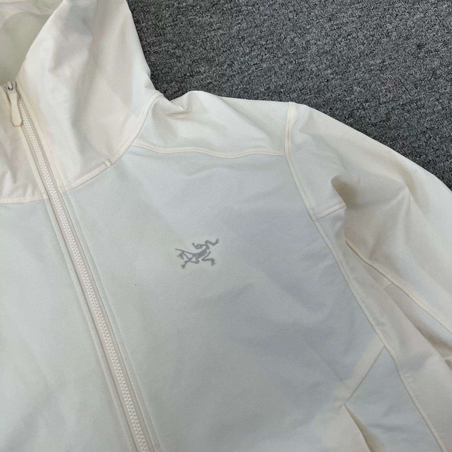 Arc'teryx Arc'teryx Beige Jacket Size L Size US L / EU 52-54 / 3 - 4 Thumbnail