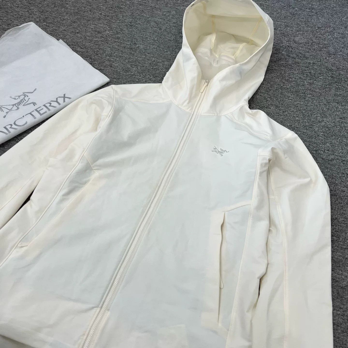 Arc'teryx Arc'teryx Beige Jacket Size L Size US L / EU 52-54 / 3 - 3 Thumbnail