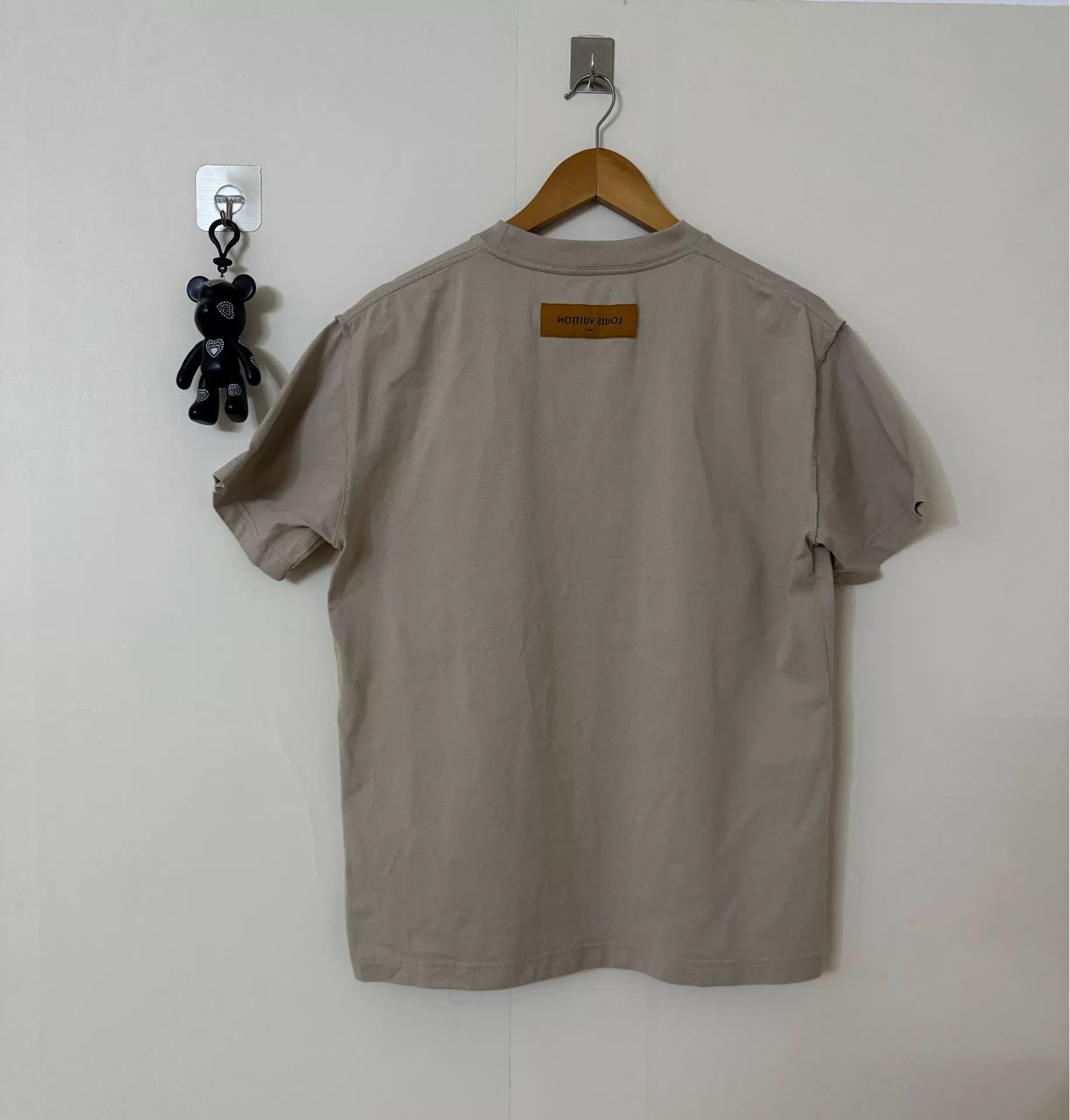 Louis Vuitton lv embossed logo short sleeve t-shirt Size US S / EU 44-46 / 1 - 3 Thumbnail