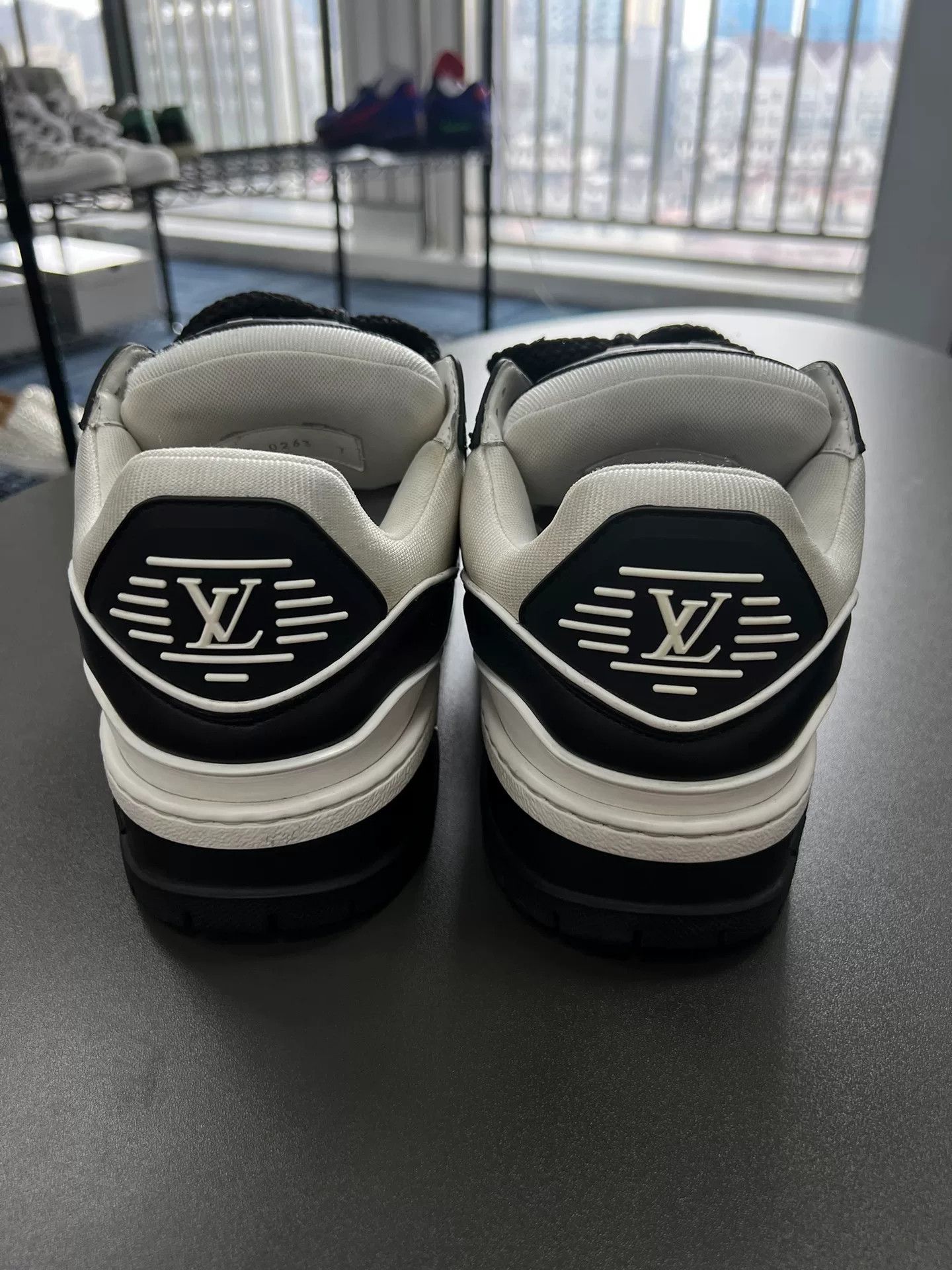 Louis Vuitton lv black and white chunky sneakers size 7 Size US 7 / EU 40 - 3 Thumbnail