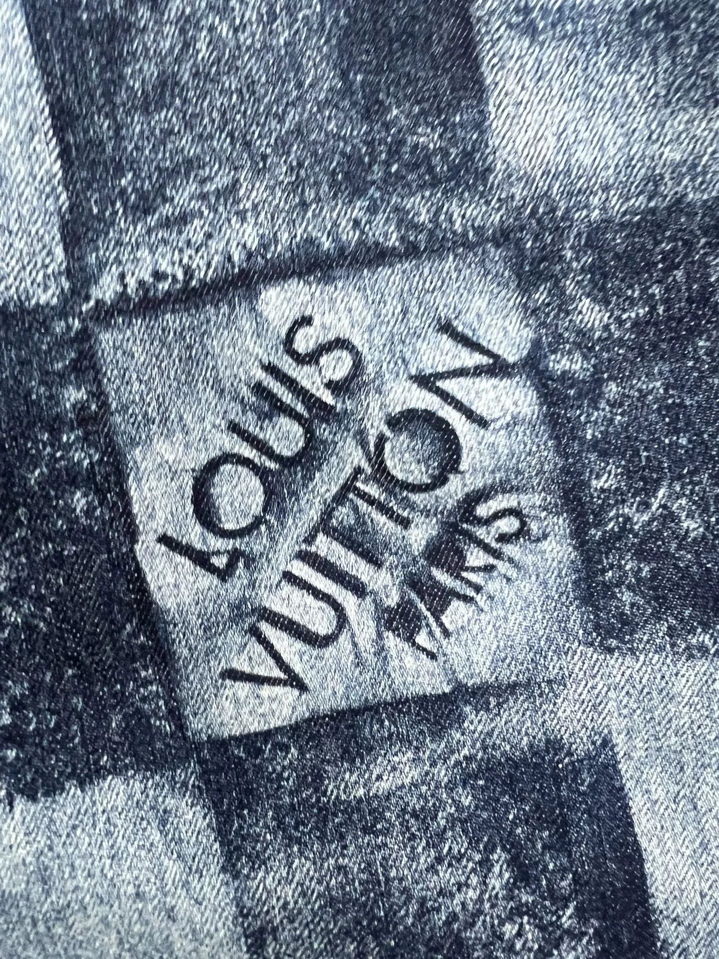 Louis Vuitton lv checkered short sleeve denim shirt Size US S / EU 44-46 / 1 - 5 Thumbnail