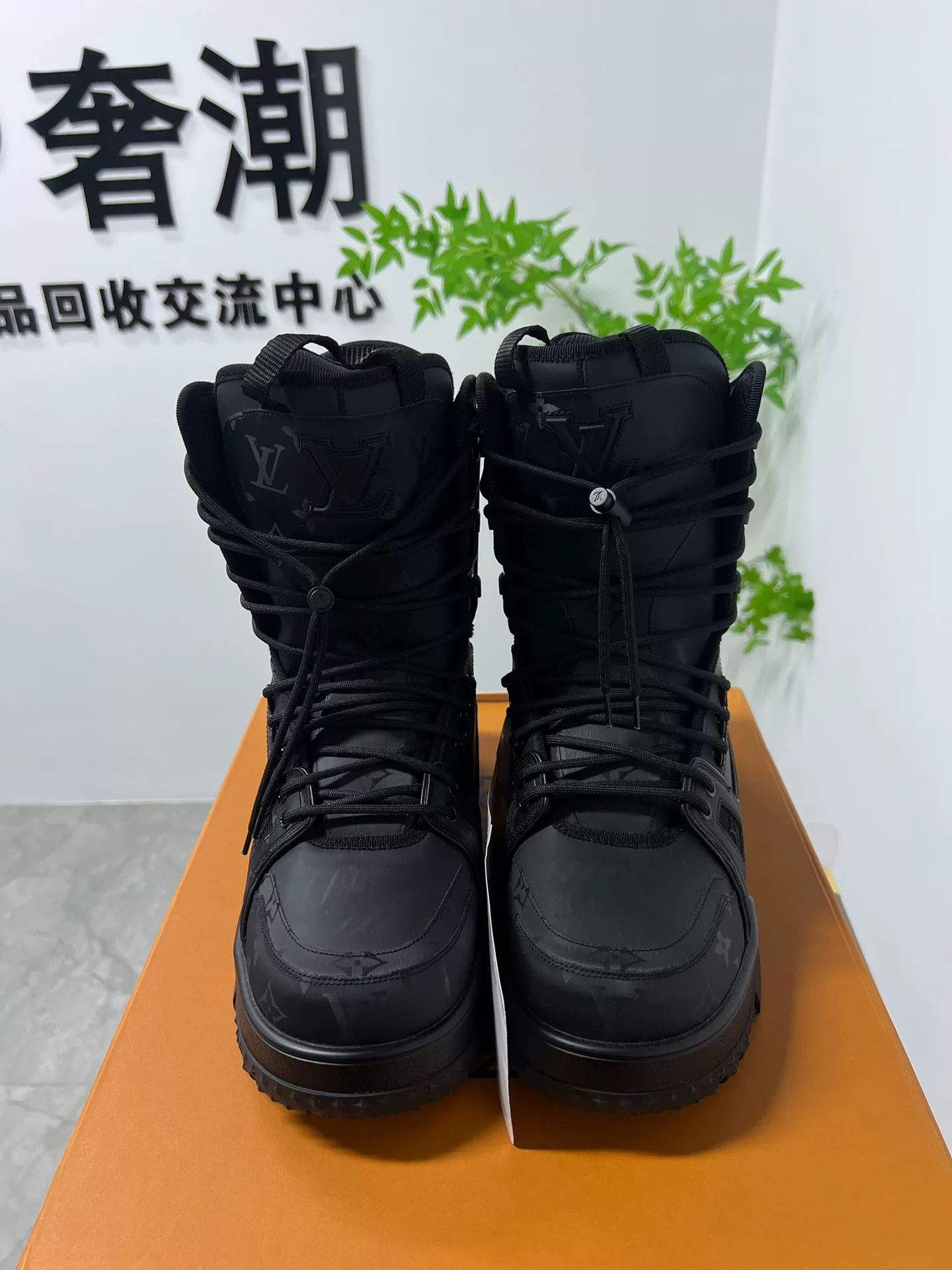 Louis Vuitton lv black ski boots size 8 Size US 8 / EU 41 - 4 Thumbnail