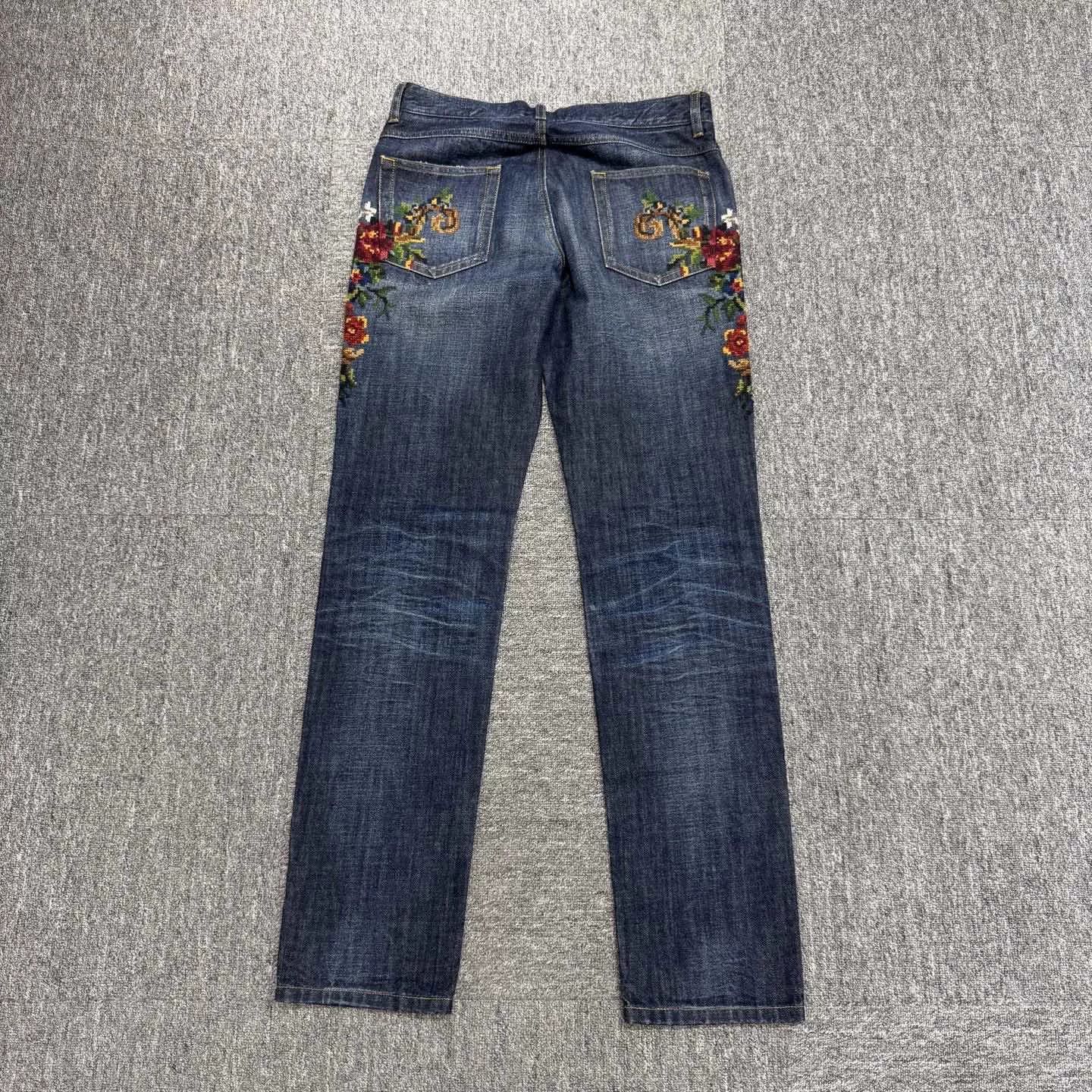 Dolce & Gabbana embroidered vintage denim jeans Size 42" / US 20 - 2 Thumbnail