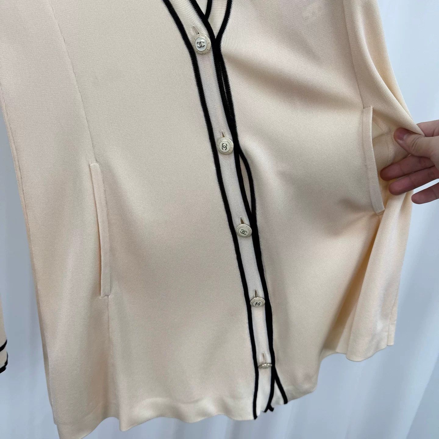 Chanel Chanel Beige Knit Cardigan with Trim Size S / US 4 / IT 40 - 3 Thumbnail