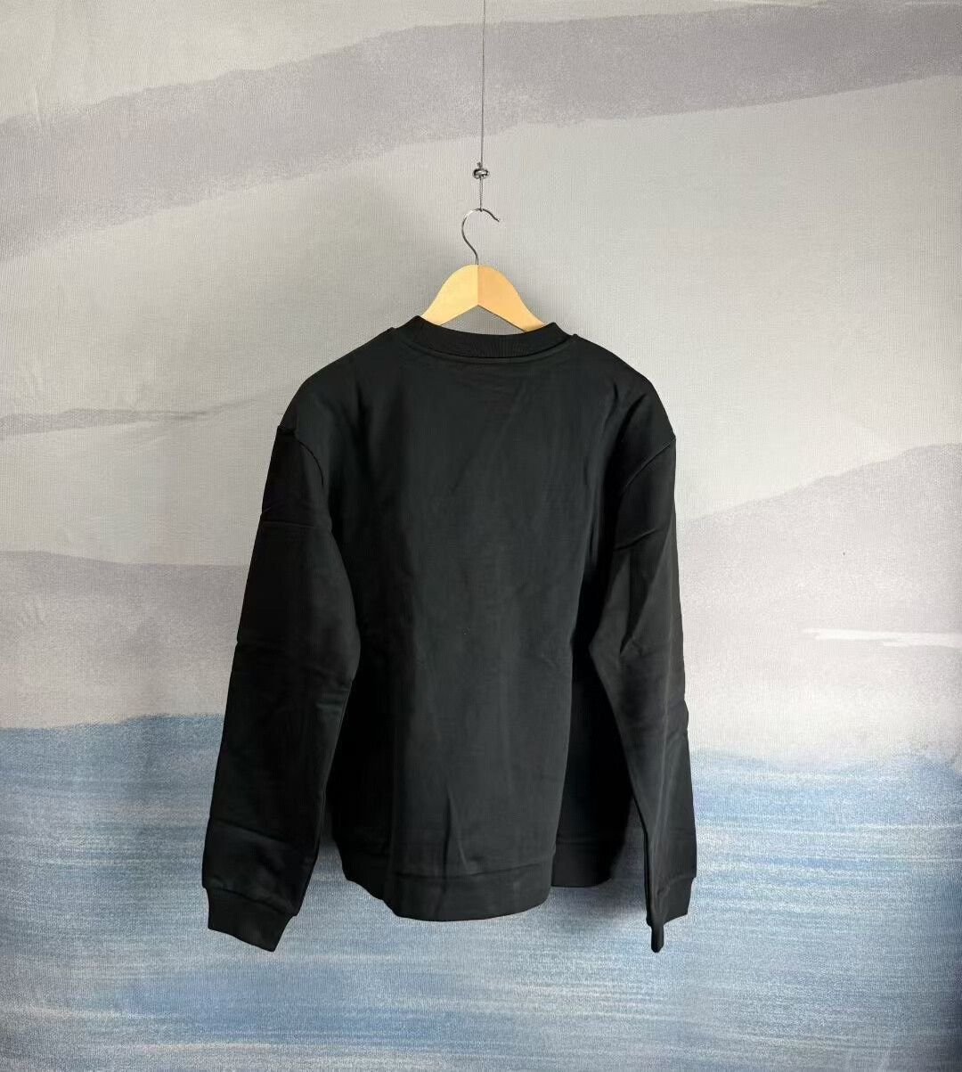 Louis Vuitton louis vuitton black logo sweatshirt with obsidian Size US L / EU 52-54 / 3 - 2 Thumbnail