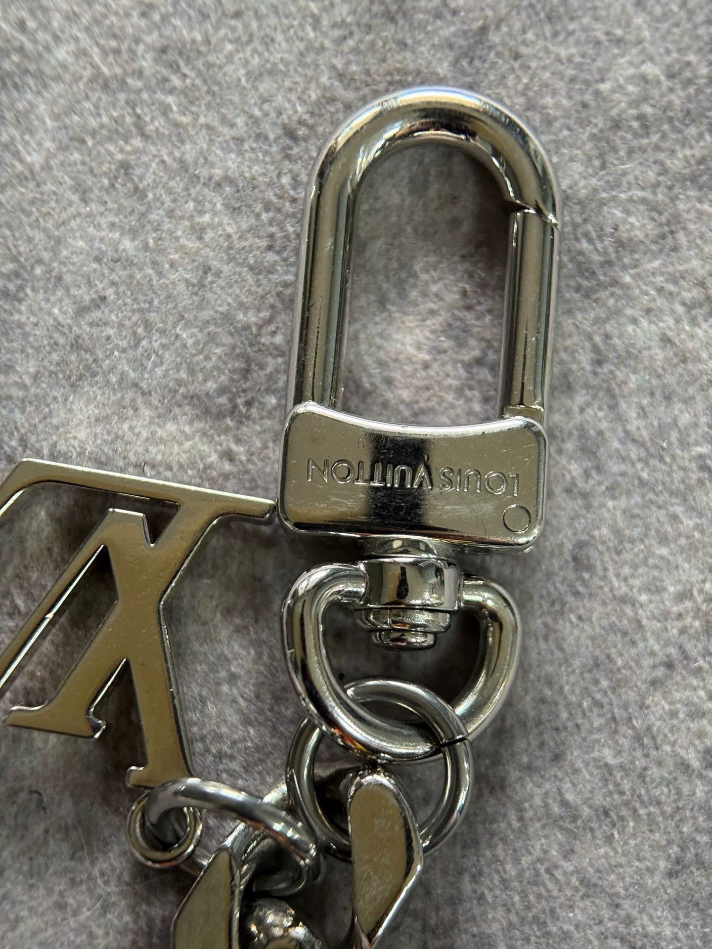 Louis Vuitton Louis Vuitton Silver Chain Bracelet Size ONE SIZE - 3 Thumbnail