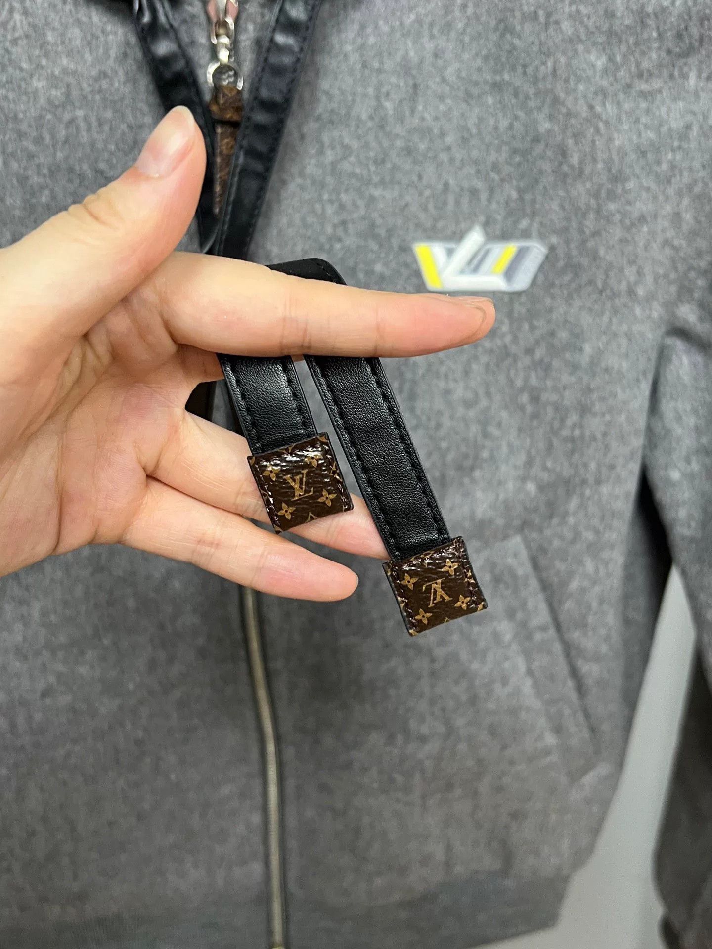 Louis Vuitton louis vuitton gray rabbit fur zip hoodie Size XS / US 0-2 / IT 36-38 - 4 Thumbnail