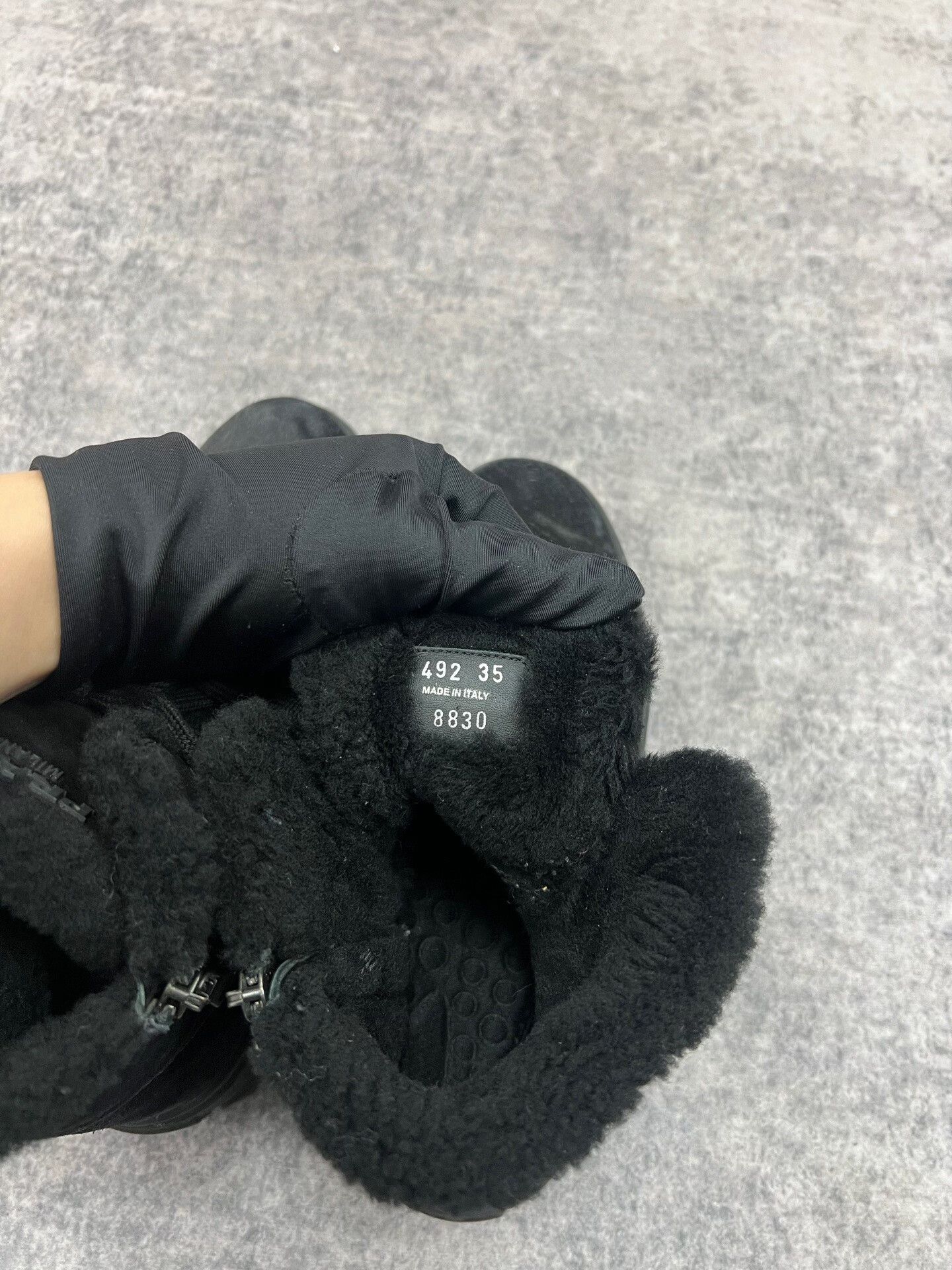 Prada Prada Thick Sole Snow Boots in Black Size US 5 / IT 35 - 7 Thumbnail