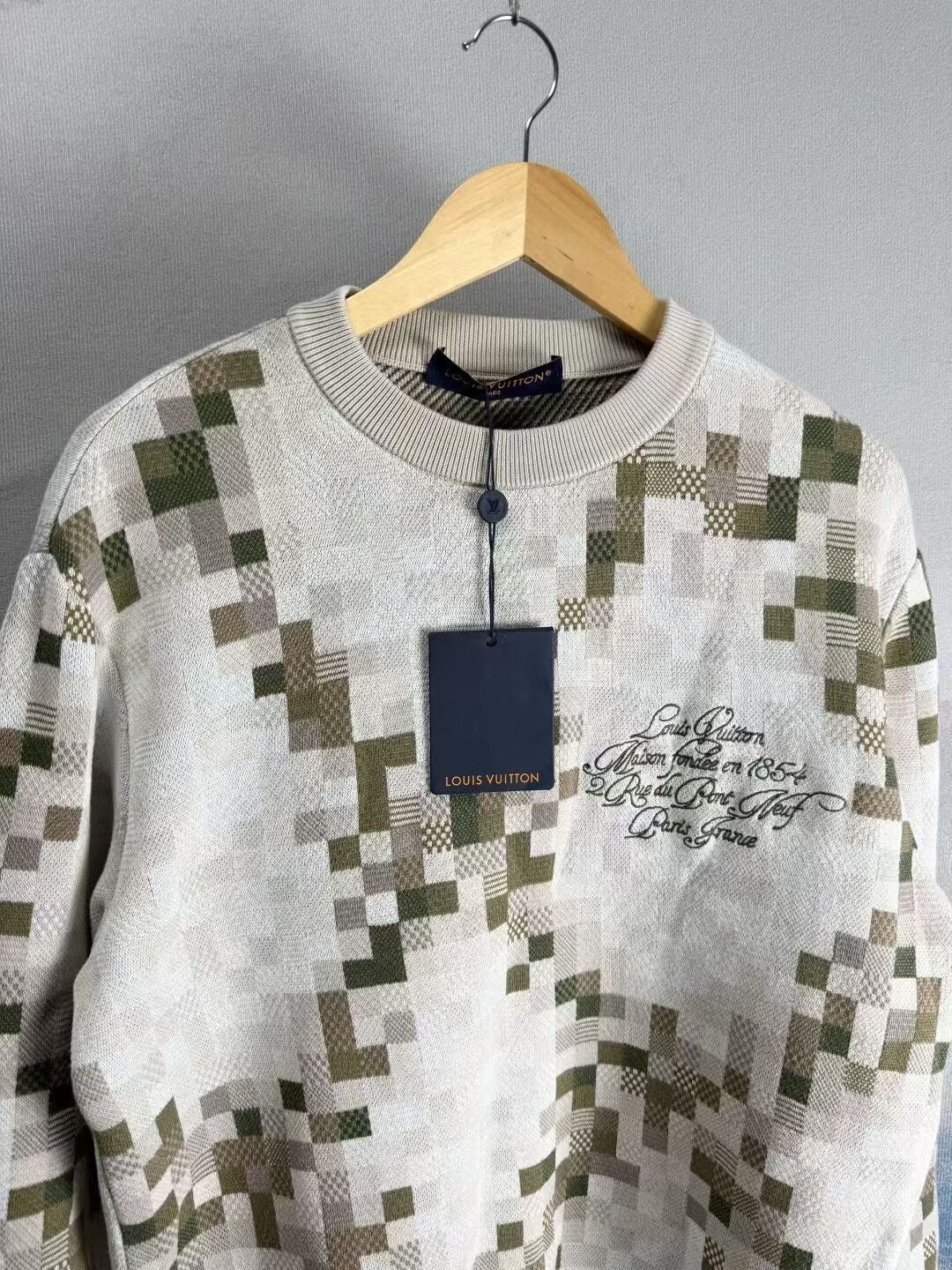 Louis Vuitton louis vuitton camouflage embroidered sweater Size US M / EU 48-50 / 2 - 3 Thumbnail